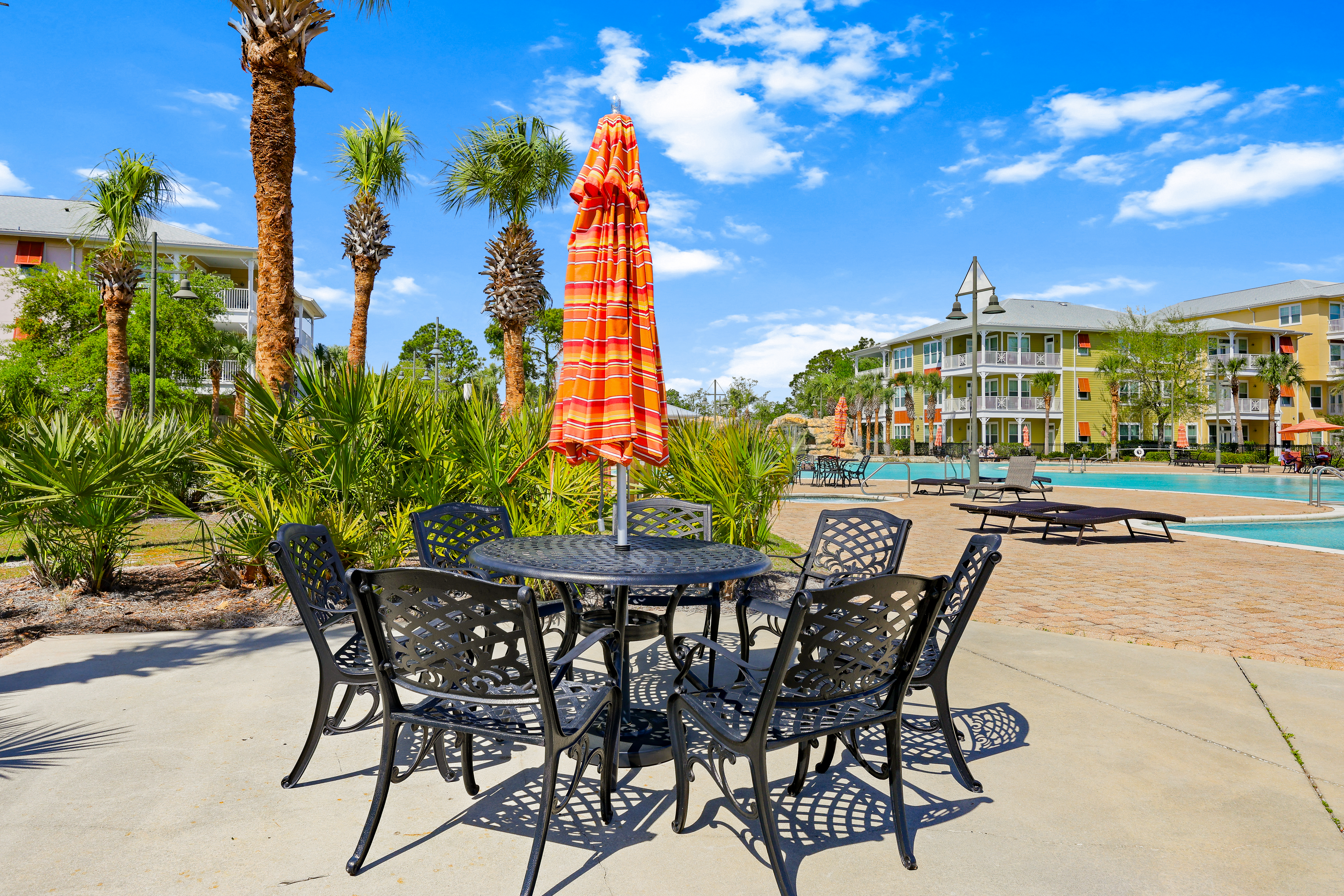  Resort-Style First-Floor Condo With Private Patio - 物件實景