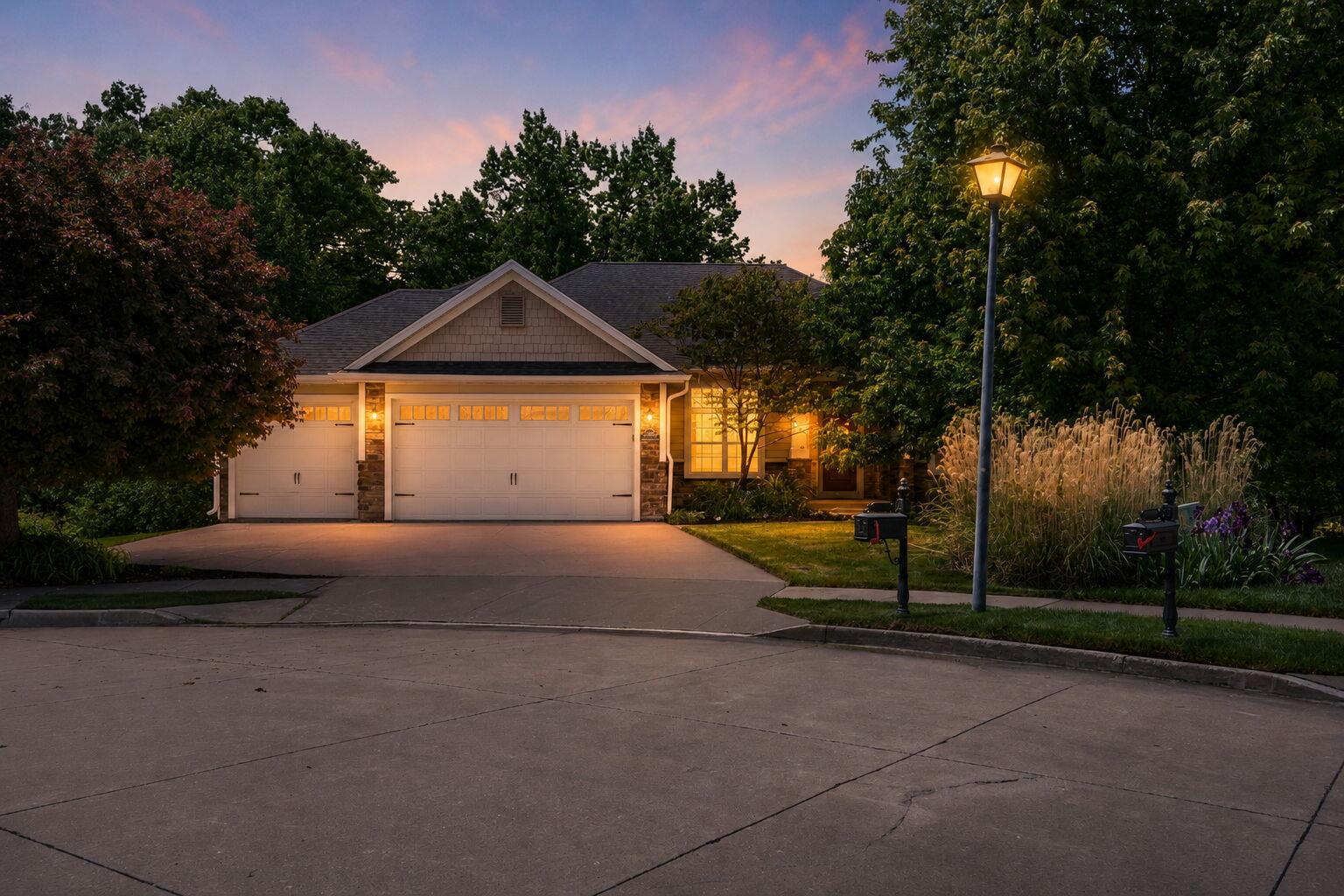 COLUMBIA, Missouri, 65203, United States, 5 Bedrooms Bedrooms, ,3 BathroomsBathrooms,Residential,For Sale,2023724