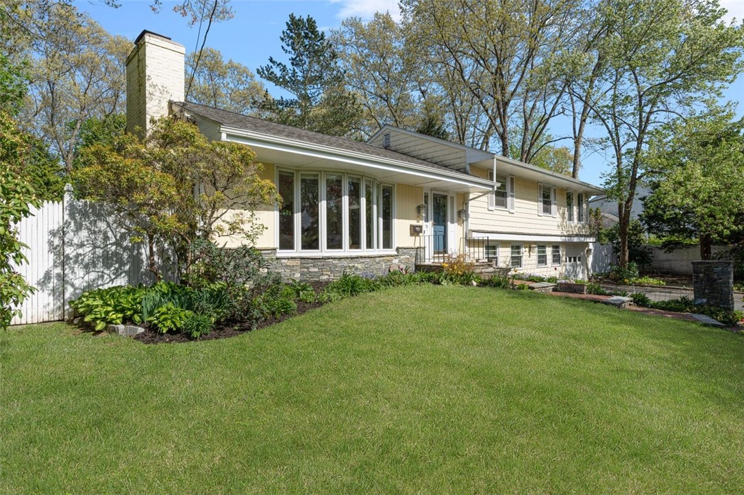 Warwick, Rhode Island, 02886, United States, 4 Bedrooms Bedrooms, ,2 BathroomsBathrooms,Residential,For Sale,1918180