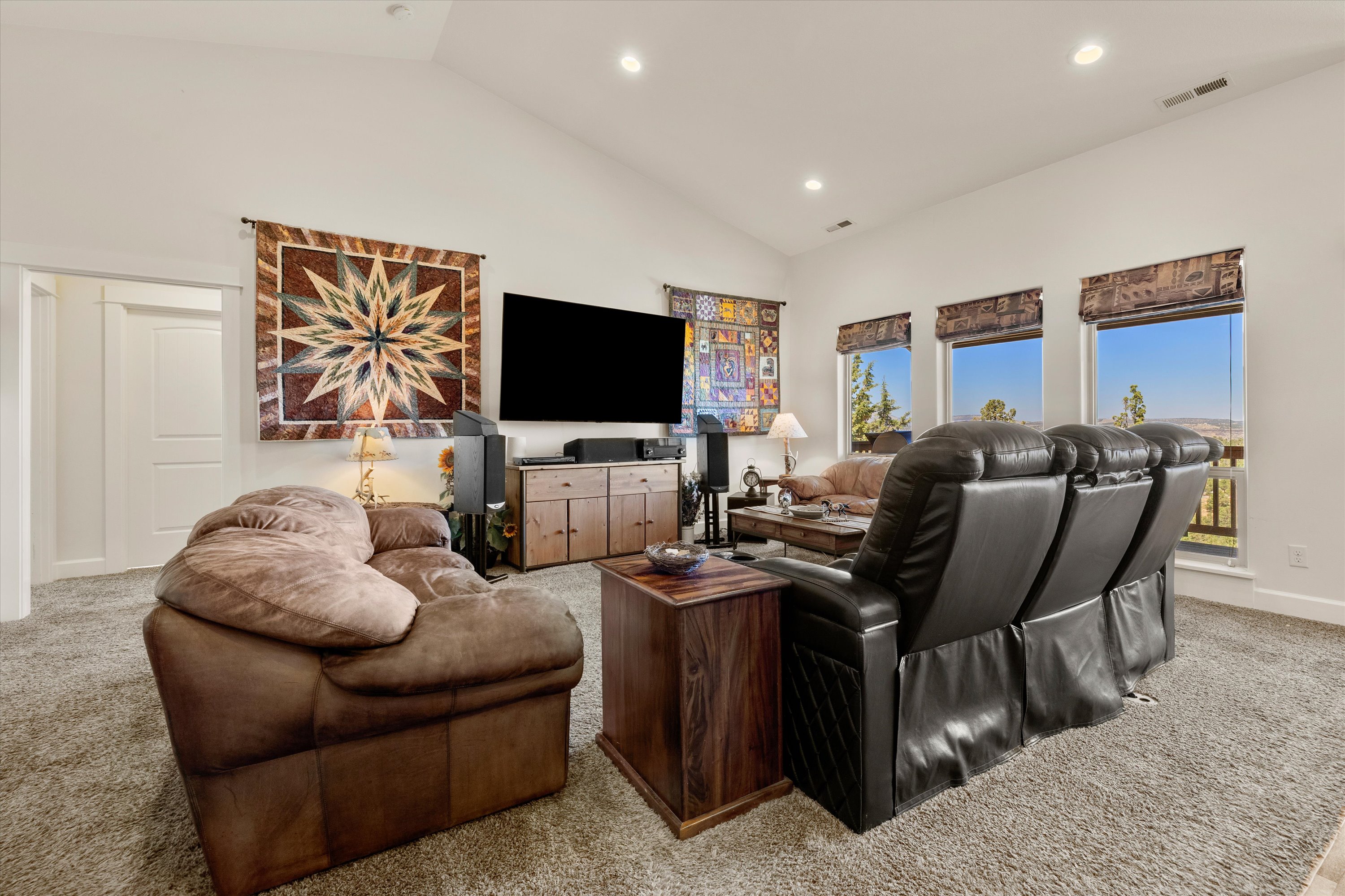 Prineville, Oregon, 97754, United States, 3 Bedrooms Bedrooms, ,2 BathroomsBathrooms,Residential,For Sale,1903367