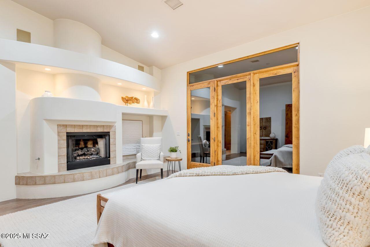 Tucson, Arizona, 85718, United States, 3 Bedrooms Bedrooms, ,4 BathroomsBathrooms,Residential,For Sale,1987862