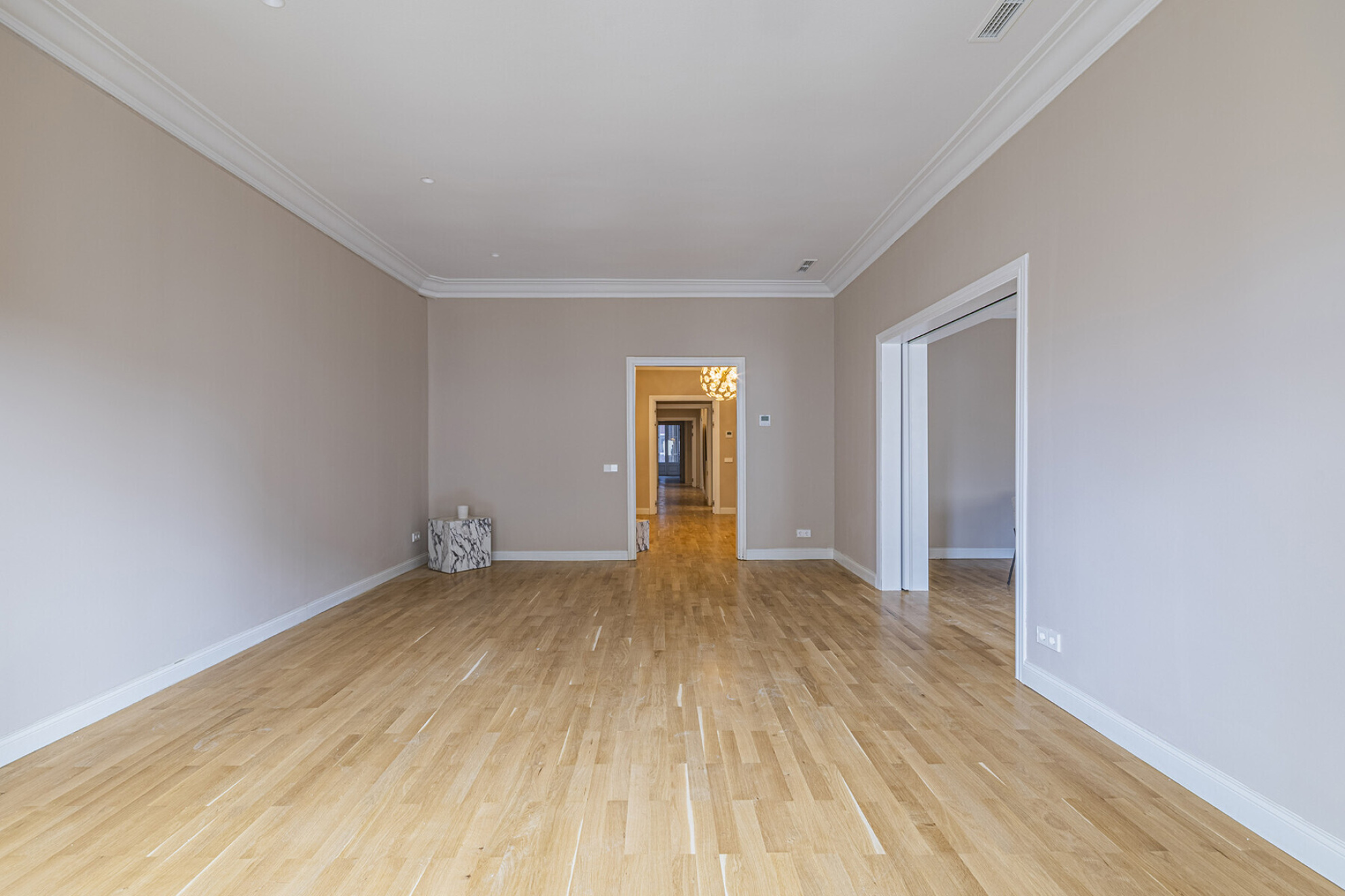  Renovated high-rise apartment in a stately building in Eixample. - 物件實景