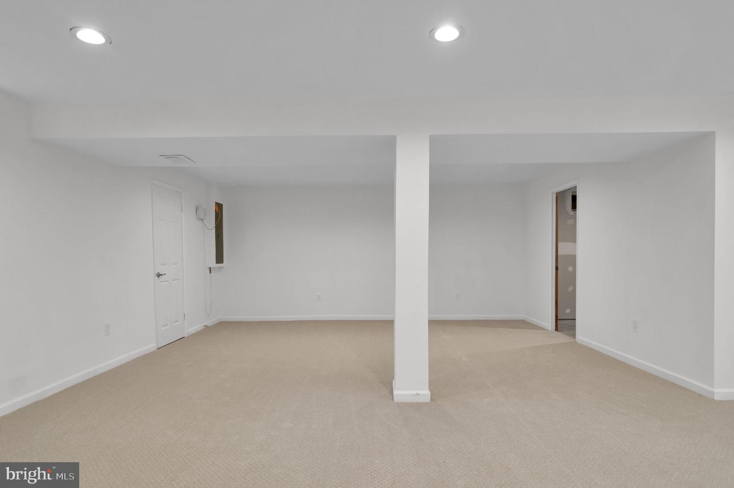 Fairfax, Virginia, 22030, United States, 4 Bedrooms Bedrooms, ,3 BathroomsBathrooms,Residential,For Sale,1896829