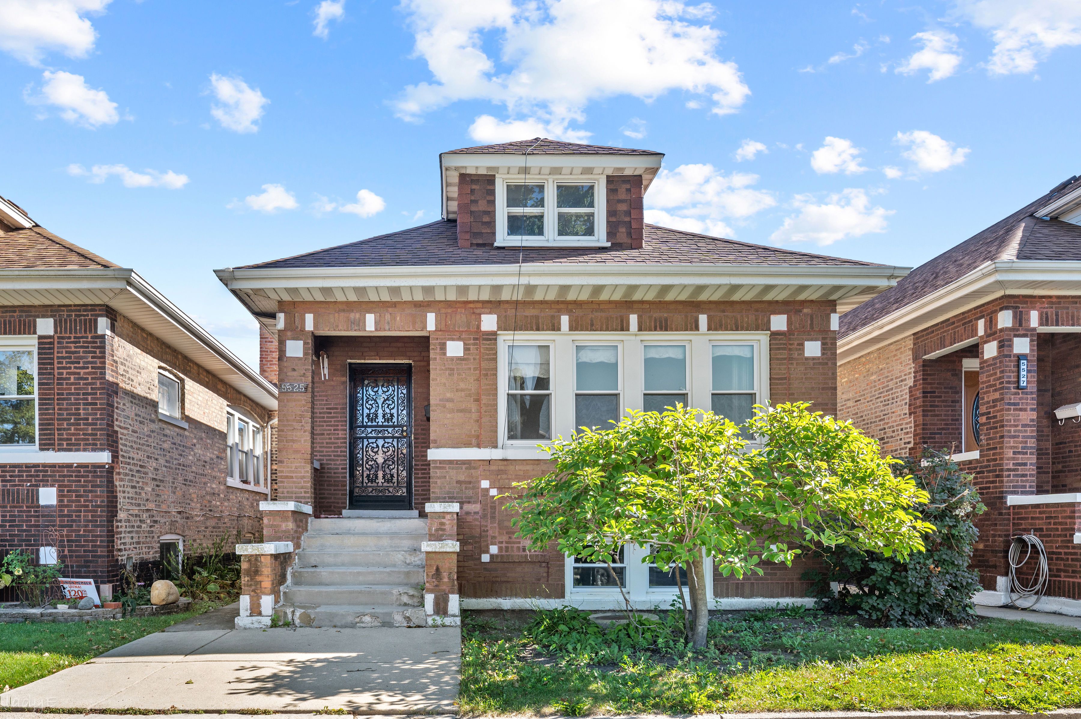  Rehab Opportunity in Desirable Gage Park Neighborhood - 物件實景