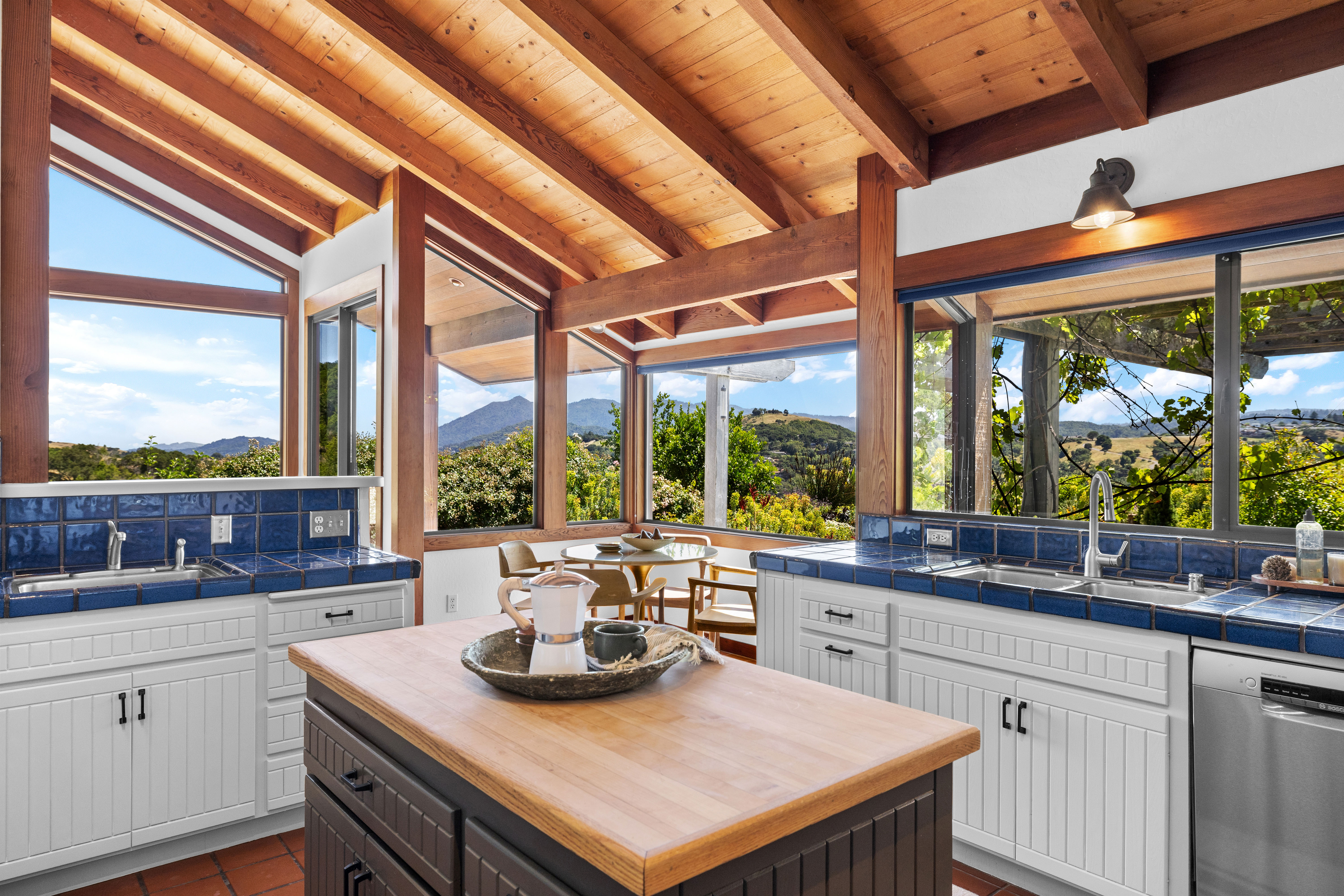  Secluded San Anselmo Estate With 270 Degree Panoramic Views On Almost Four Acres - 物件實景