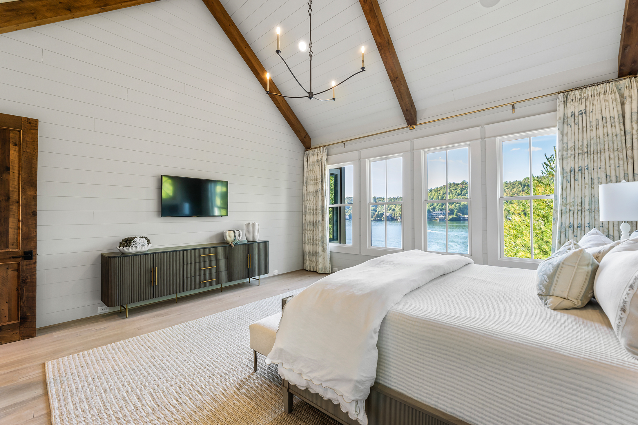 Breathtaking Lake Burton Views from an Exceptional Custom Lakehouse - 物件實景