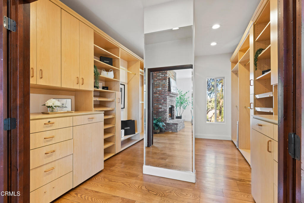 Camarillo, California, 93012, United States, 5 Bedrooms Bedrooms, ,4 BathroomsBathrooms,Residential,For Sale,1826844
