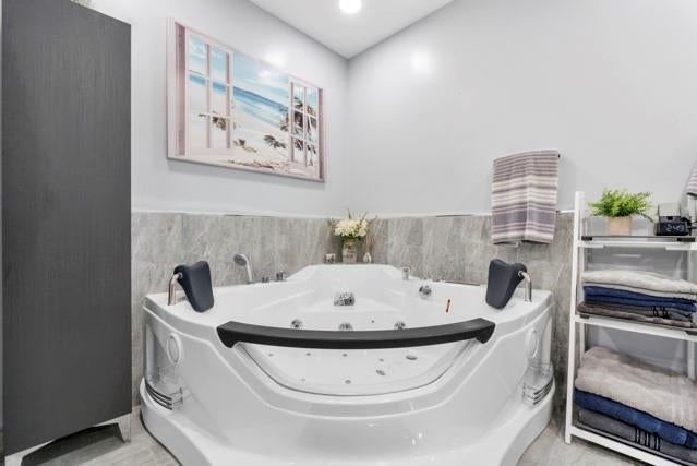 Hialeah, Florida, 33015, United States, 5 Bedrooms Bedrooms, ,3 BathroomsBathrooms,Residential,For Sale,1977900