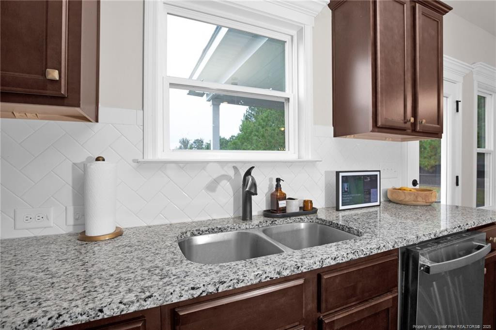 Fayetteville, North Carolina, 28312, United States, 5 Bedrooms Bedrooms, ,4 BathroomsBathrooms,Residential,For Sale,1962756