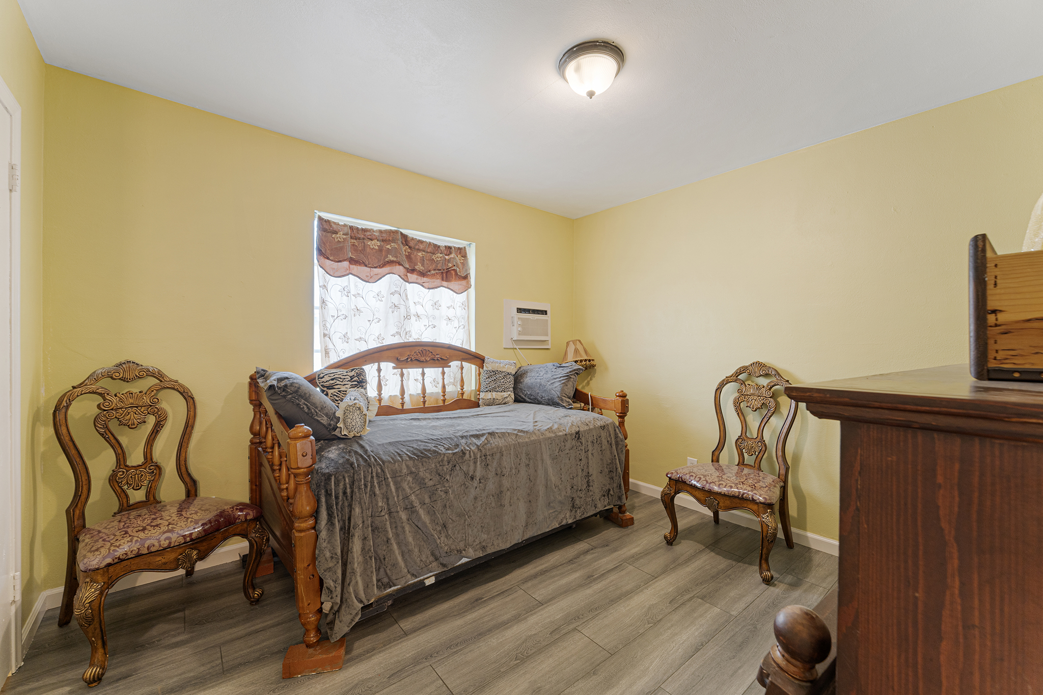 Fontana, California, 92335, United States, 2 Bedrooms Bedrooms, ,1 BathroomBathrooms,Residential,For Sale,1974316