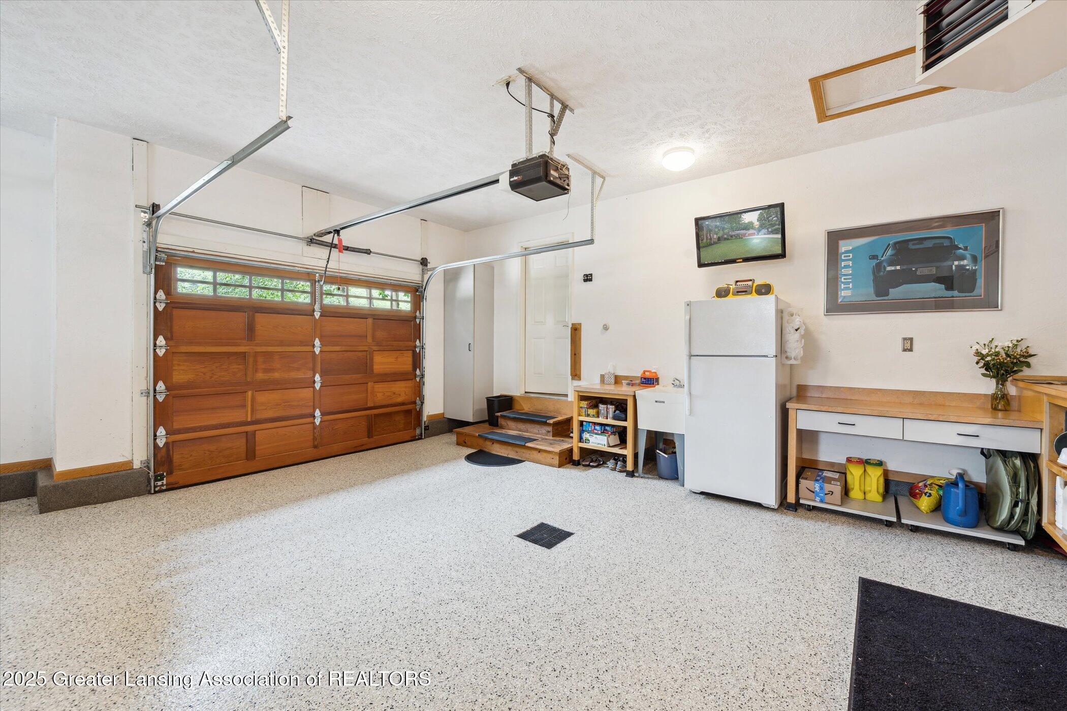 Bath, Michigan, 48808, United States, 4 Bedrooms Bedrooms, ,3 BathroomsBathrooms,Residential,For Sale,1890488