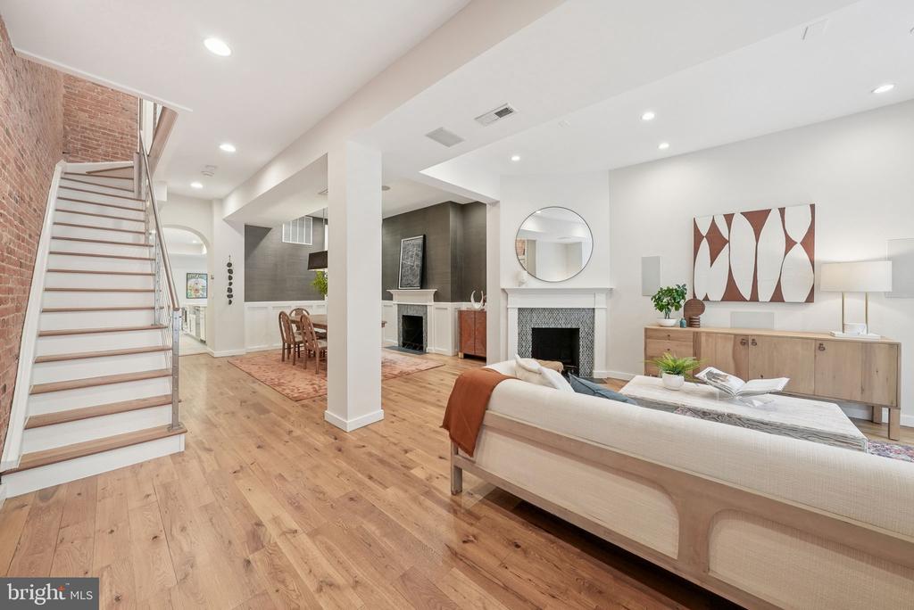 Washington, District of Columbia, 20001, United States, 6 Bedrooms Bedrooms, ,6 BathroomsBathrooms,Residential,For Sale,1983569