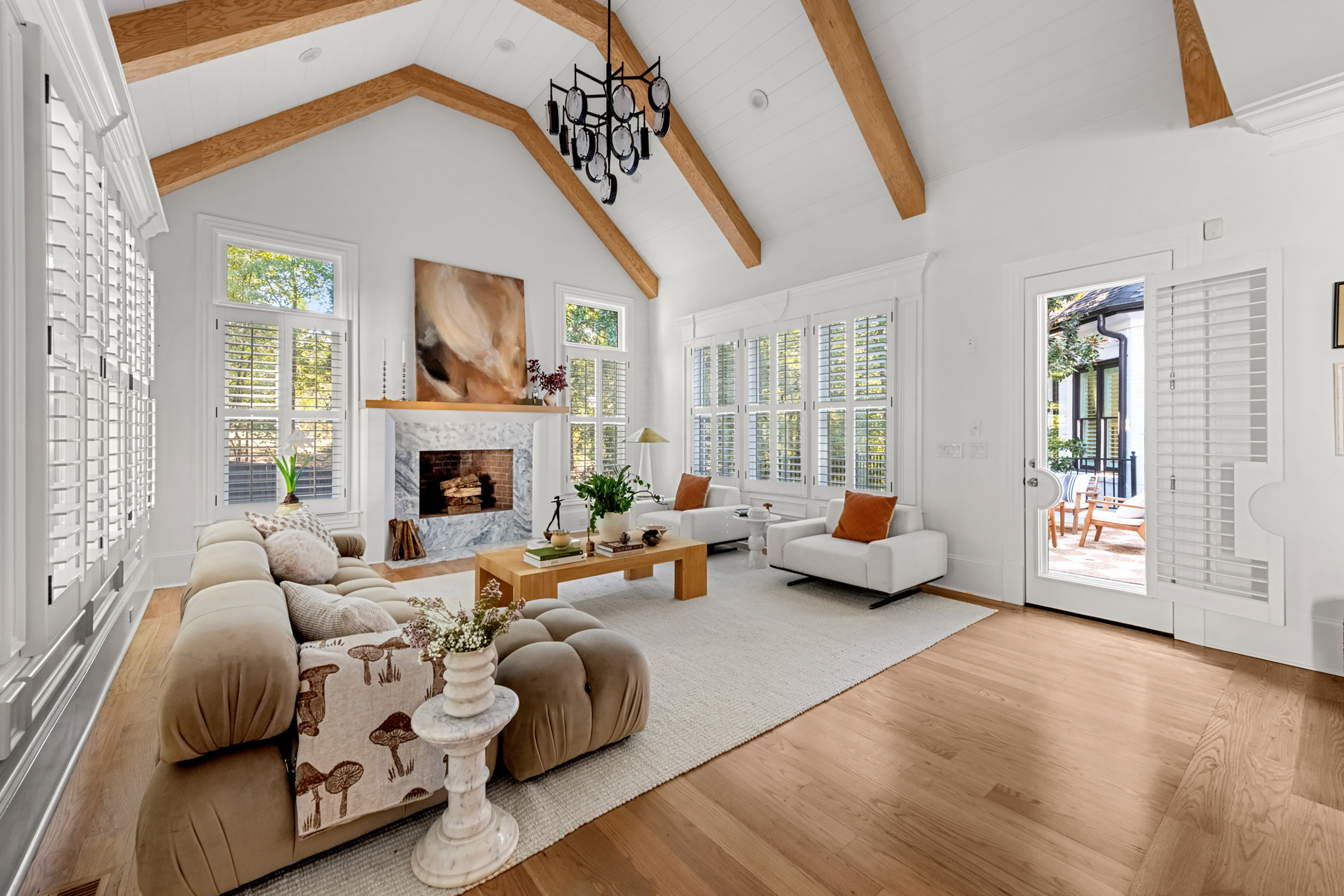  Exceptional Estate Combines Modern Luxury and Timeless Elegance - 物件實景