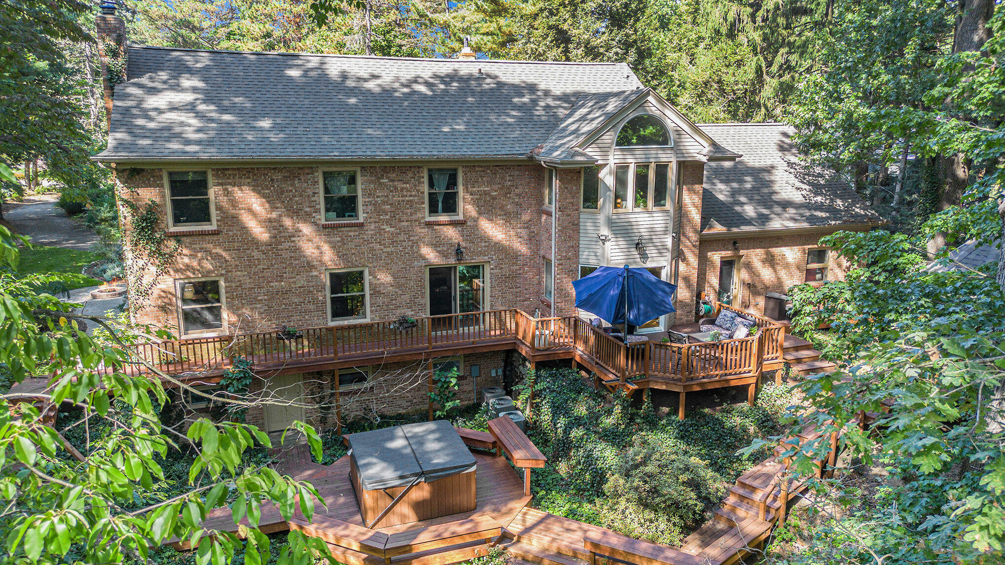 St. Joseph, Michigan, 49085, United States, 5 Bedrooms Bedrooms, ,4 BathroomsBathrooms,Residential,For Sale,1960550