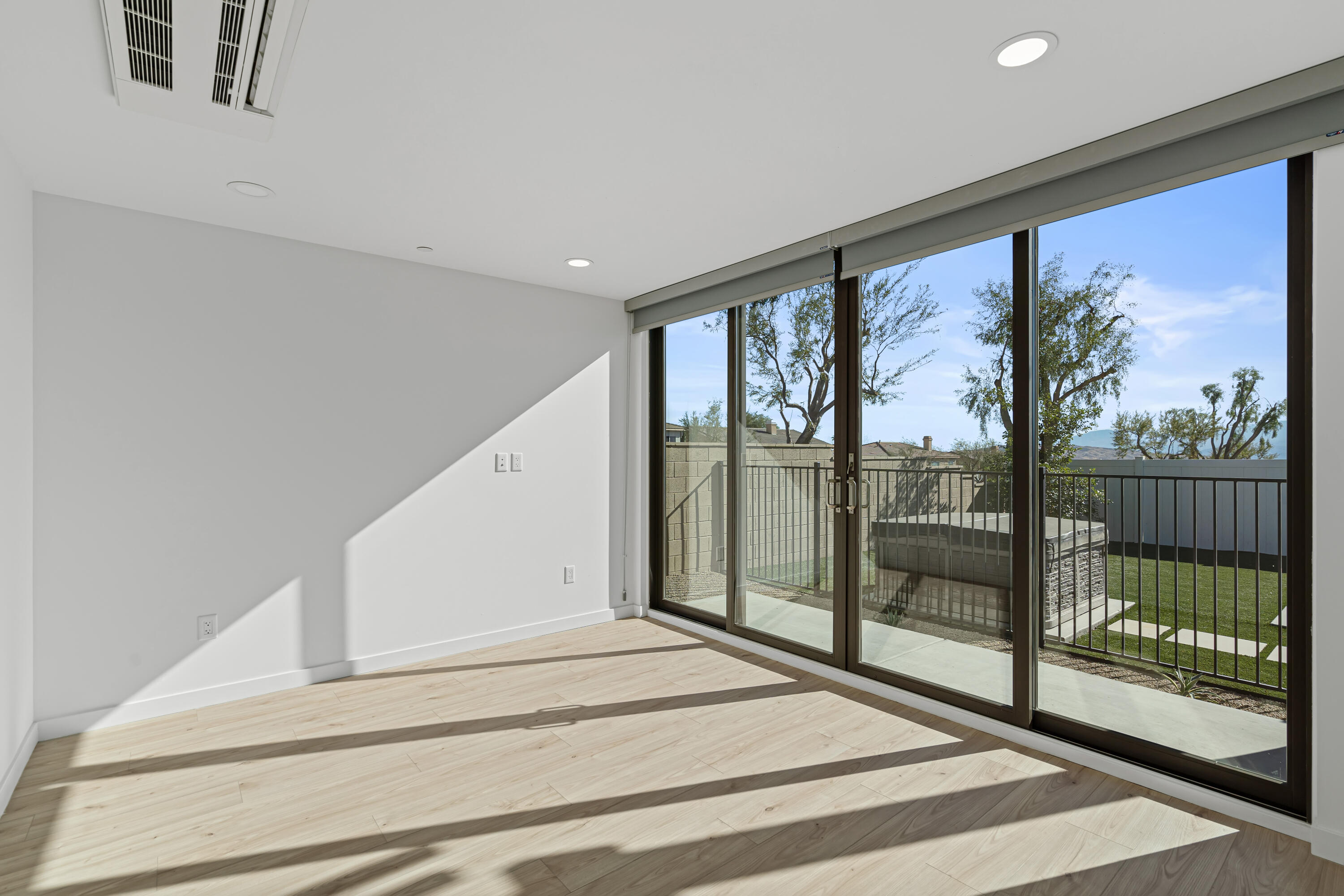 Desert Hot Springs, California, 92240, United States, 4 Bedrooms Bedrooms, ,Residential,For Sale,1998852