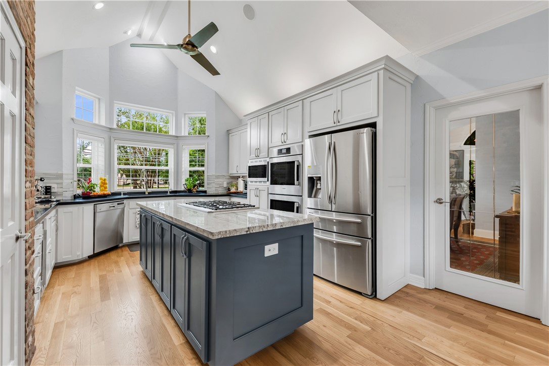 College Station, Texas, 77845, United States, 4 Bedrooms Bedrooms, ,4 BathroomsBathrooms,Residential,For Sale,1935327