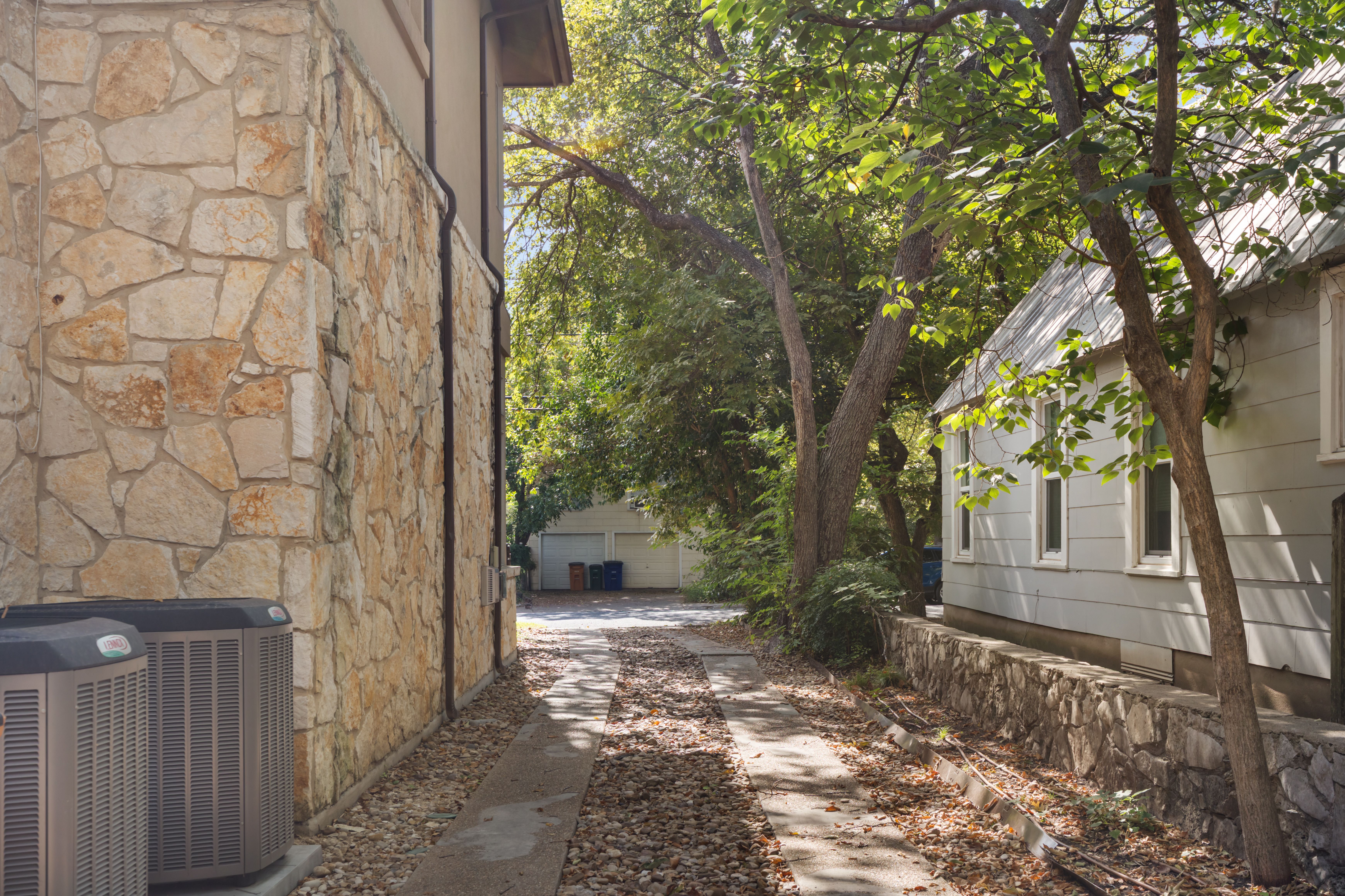  Refined Barton Hills Living  Private Garage  Exceptional 78704 Location - 物件實景