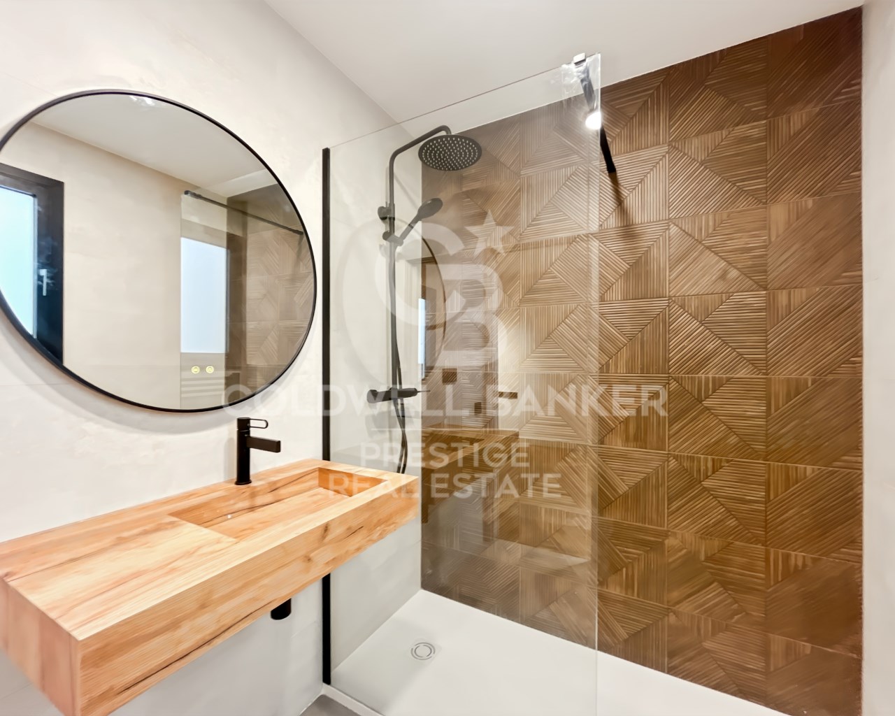 Barcelona, Catalonia, ES, 4 Bedrooms Bedrooms, ,3 BathroomsBathrooms,Residential,For Sale,1805126
