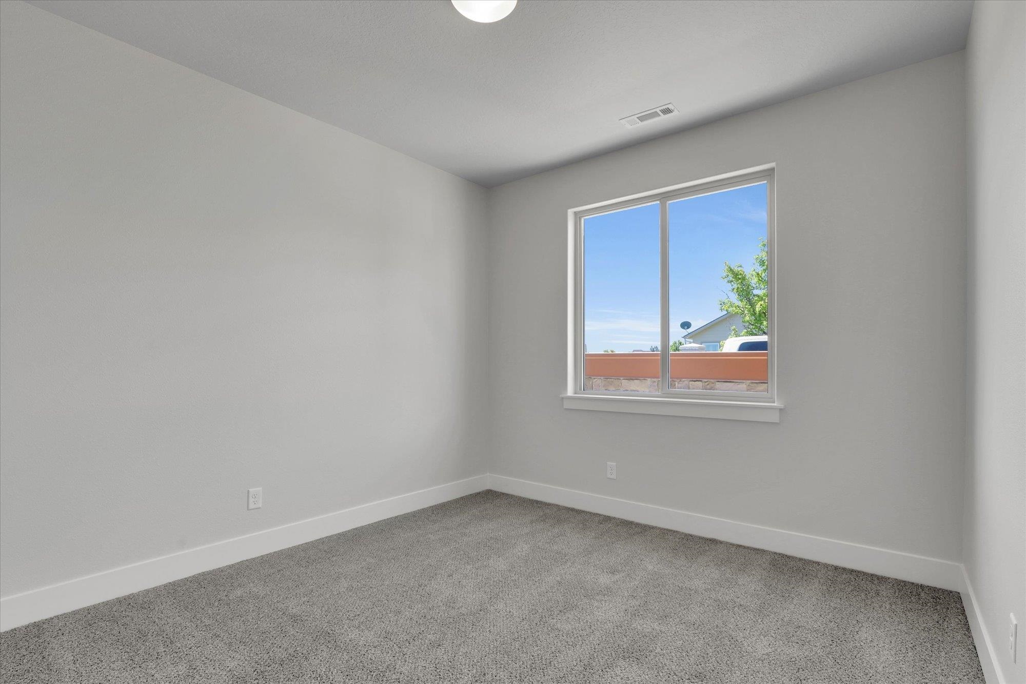 Deer Park, Washington, 99006, United States, 3 Bedrooms Bedrooms, ,2 BathroomsBathrooms,Residential,For Sale,1996180