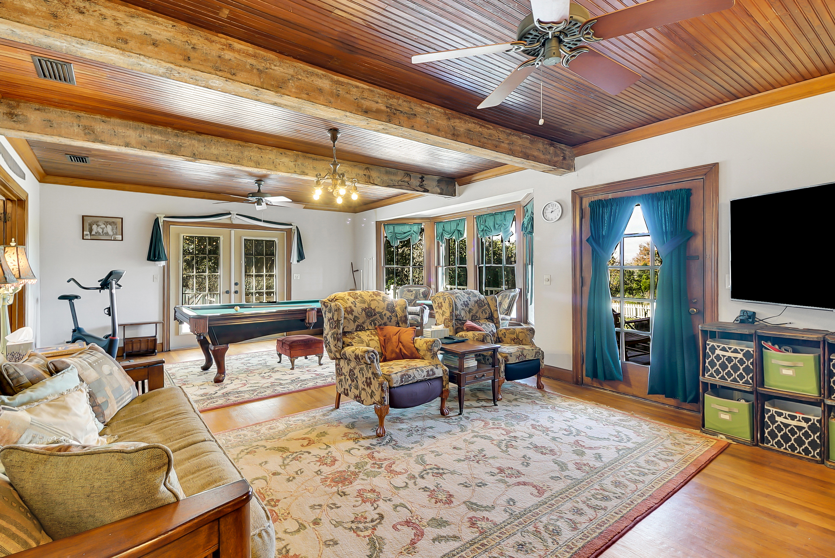 Yalaha, Florida, 34797, United States, 5 Bedrooms Bedrooms, ,4 BathroomsBathrooms,Residential,For Sale,1975837