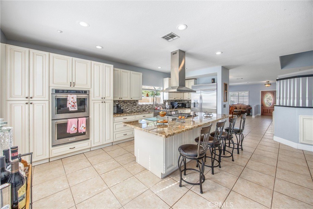 Highland, California, 92346, United States, 5 Bedrooms Bedrooms, ,5 BathroomsBathrooms,Residential,For Sale,1989882