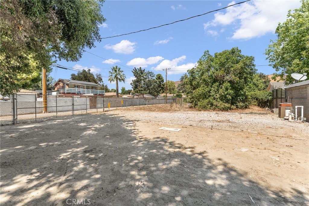 San Bernardino, California, 92405, United States, 3 Bedrooms Bedrooms, ,2 BathroomsBathrooms,Residential,For Sale,1931441