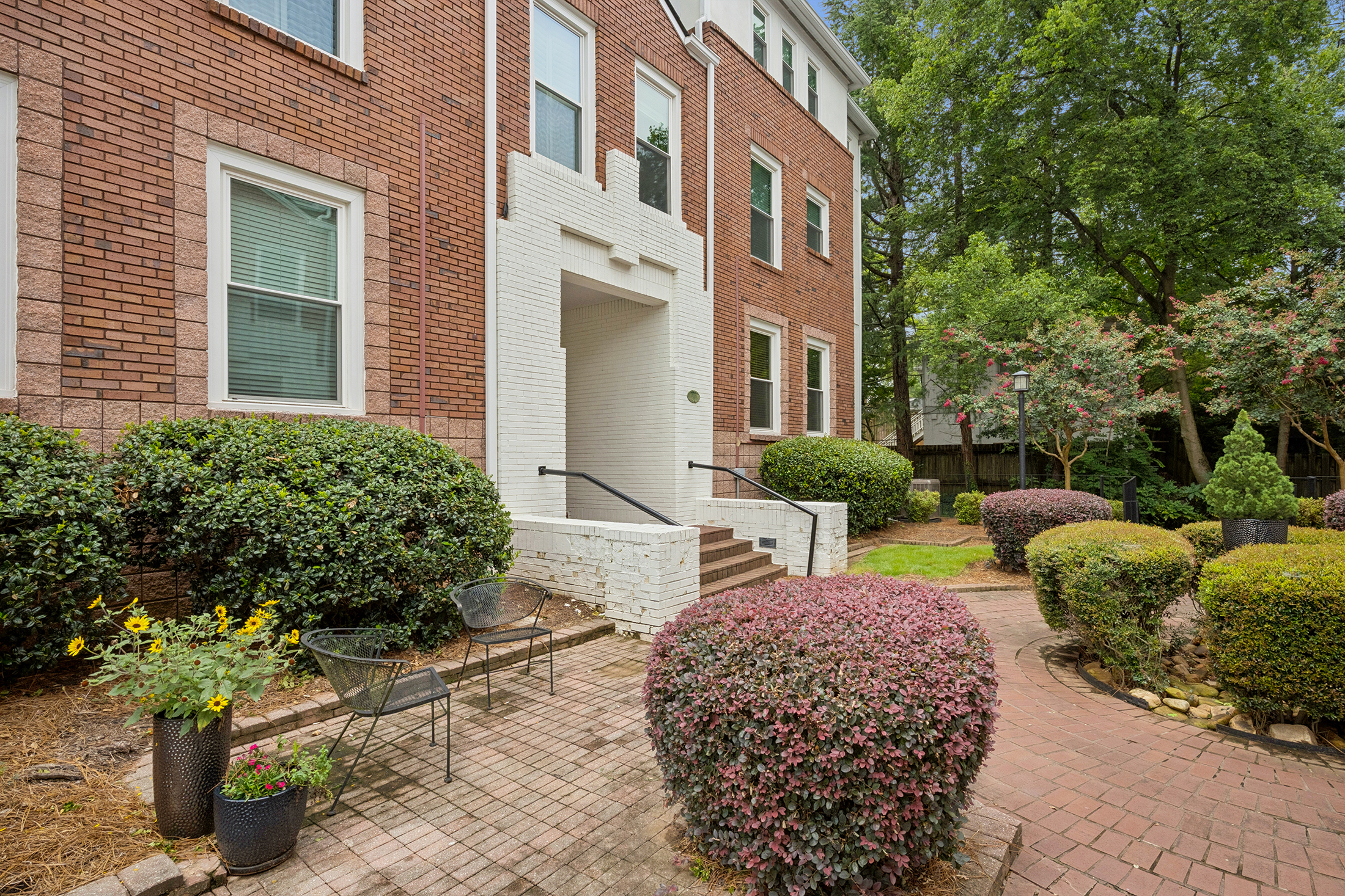  Updated Two-story Condo Tucked inside Intimate Community in Virginia Highland - 物件實景