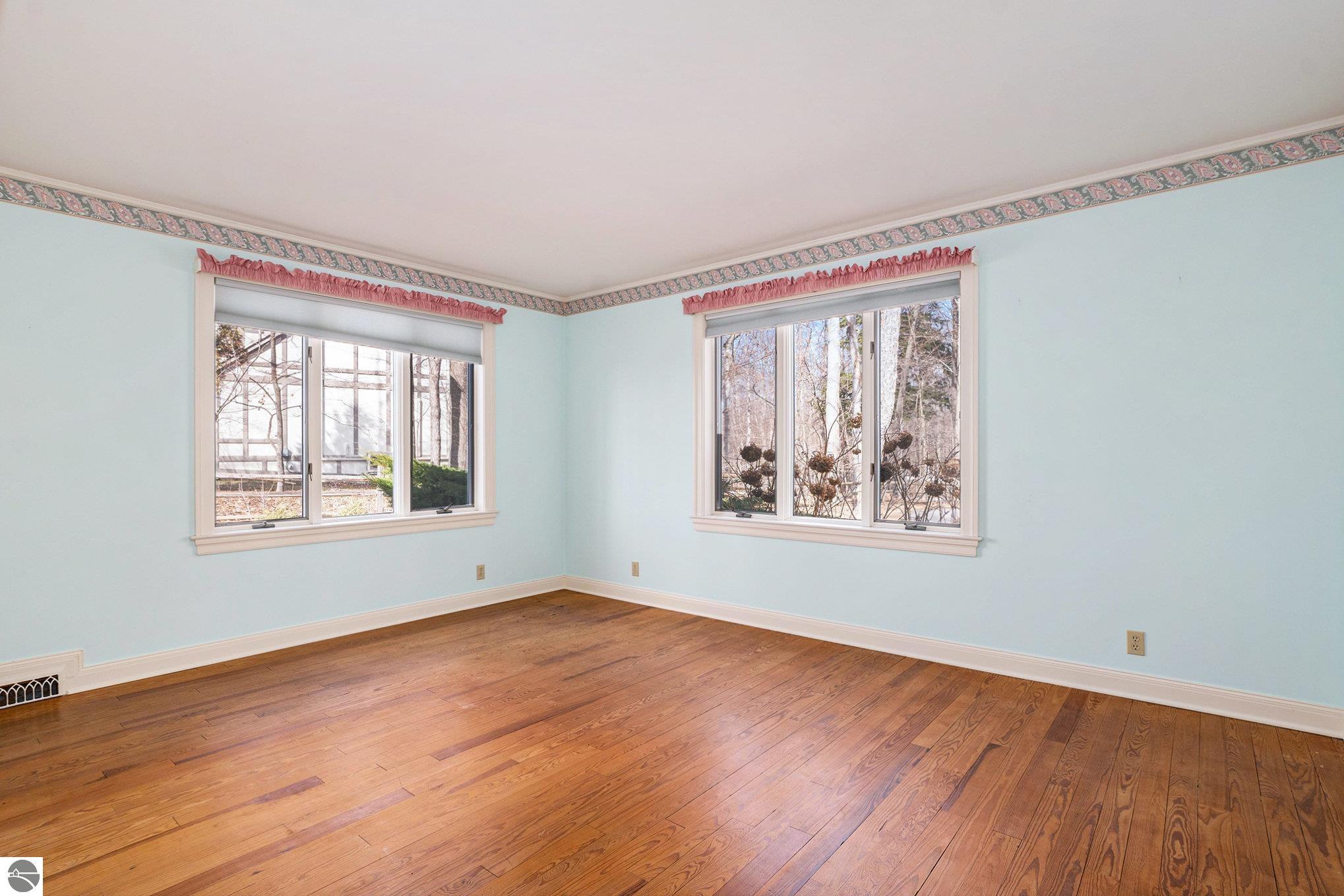 Frankfort, Michigan, 49635-9746, United States, 7 Bedrooms Bedrooms, ,5 BathroomsBathrooms,Residential,For Sale,1975140