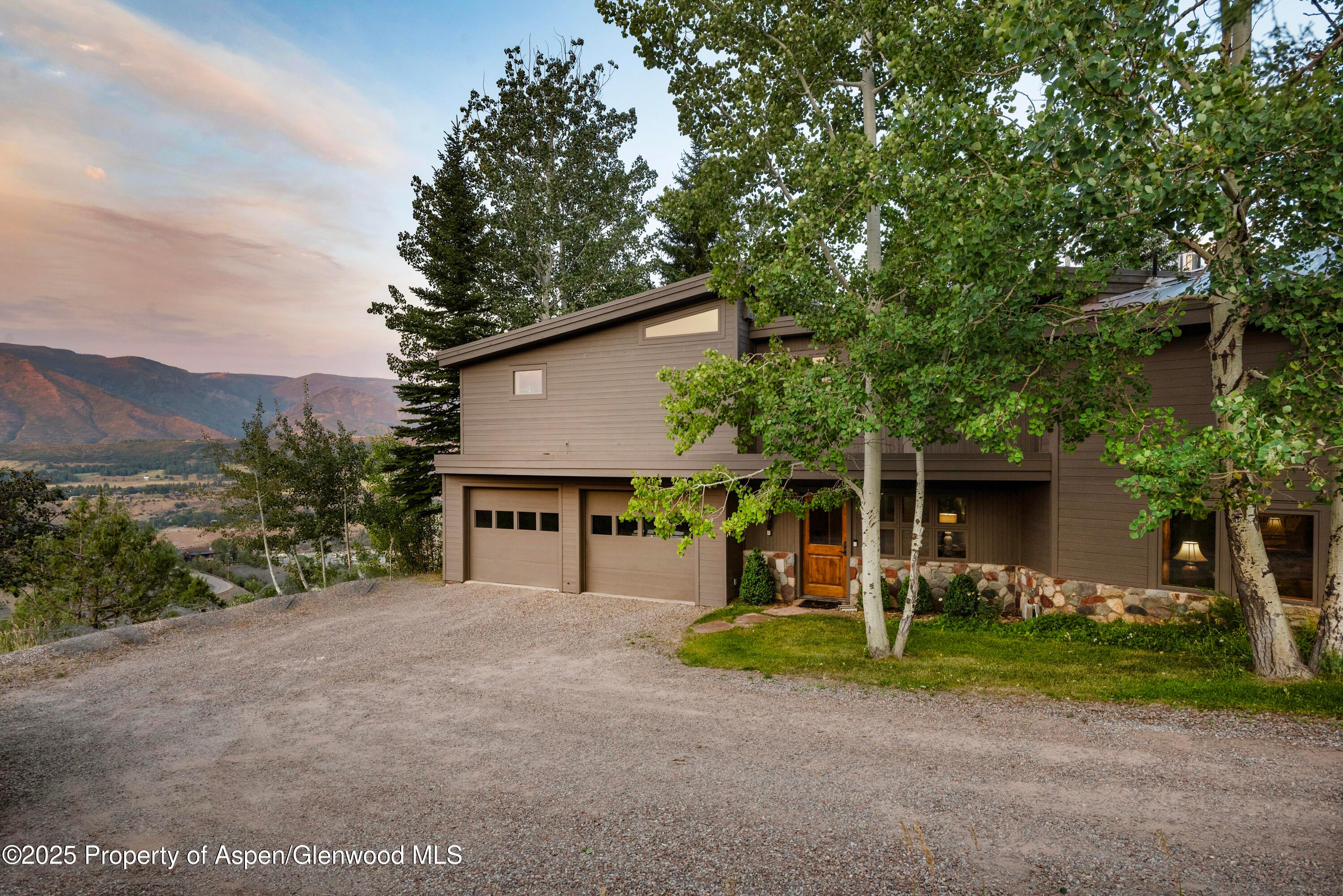 Aspen, Colorado, 81611, United States, 3 Bedrooms Bedrooms, ,4 BathroomsBathrooms,Residential,For Sale,1932450