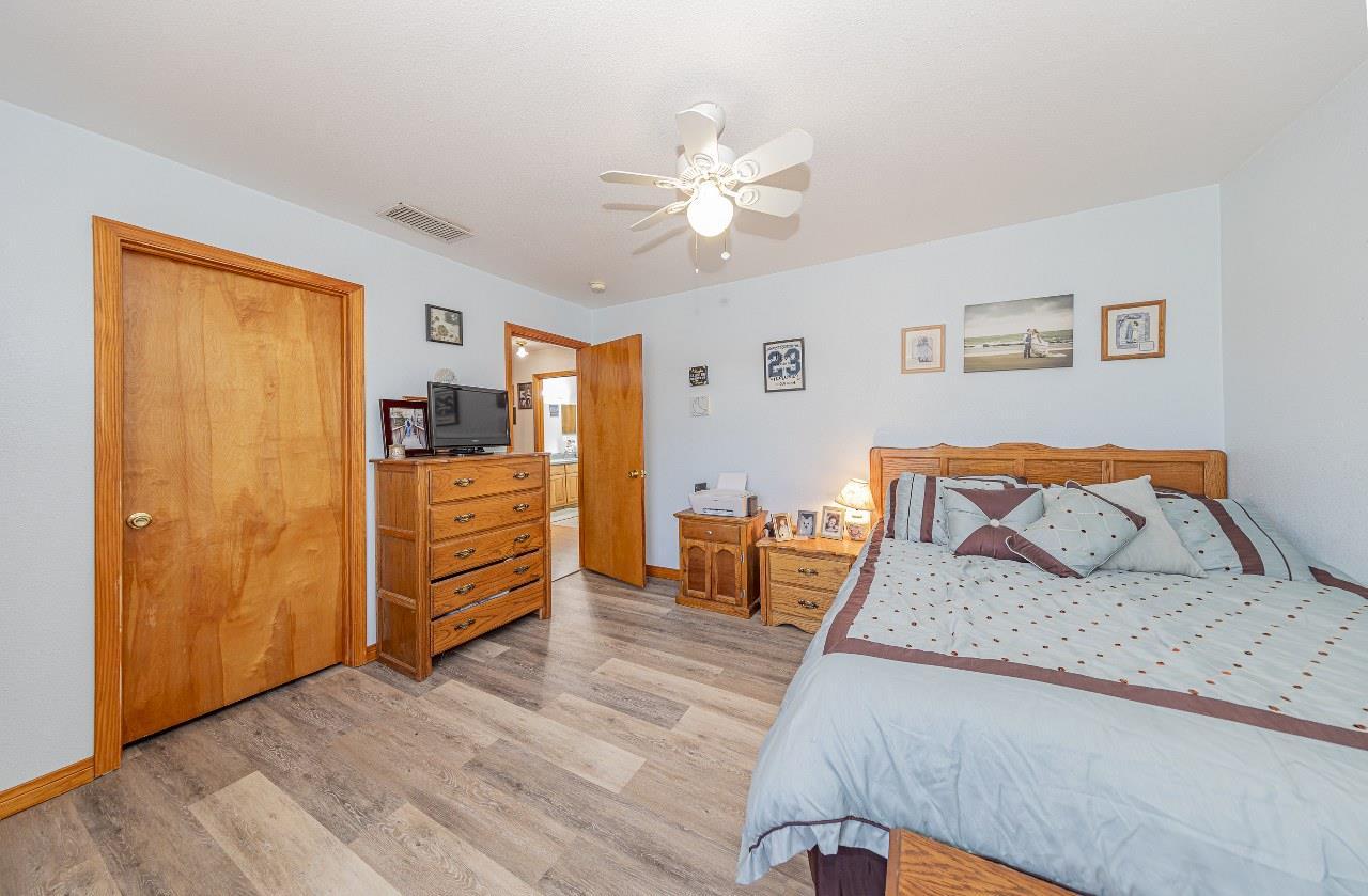 Raymond, California, 93653, United States, 4 Bedrooms Bedrooms, ,3 BathroomsBathrooms,Residential,For Sale,1976081