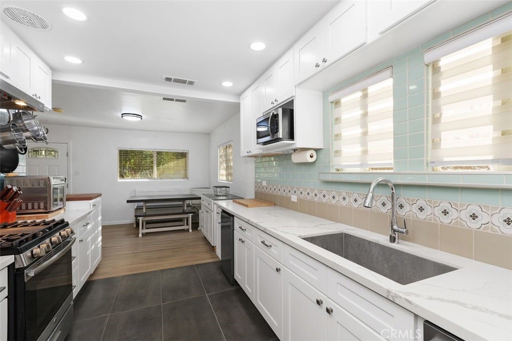 Riverside, California, 92507, United States, 2 Bedrooms Bedrooms, ,1 BathroomBathrooms,Residential,For Sale,1987863