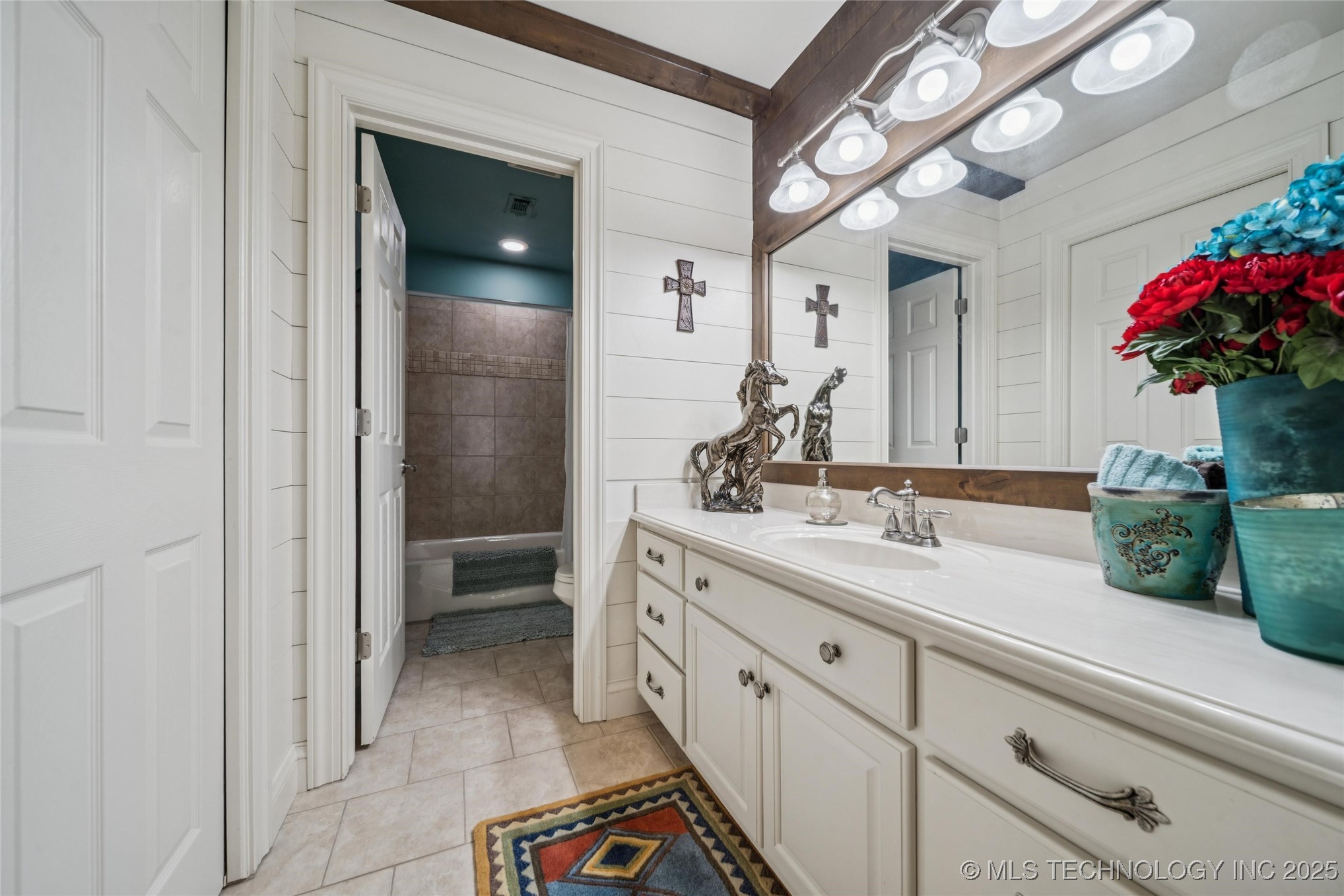 Mounds, Oklahoma, 74047, United States, 4 Bedrooms Bedrooms, ,6 BathroomsBathrooms,Residential,For Sale,1960960