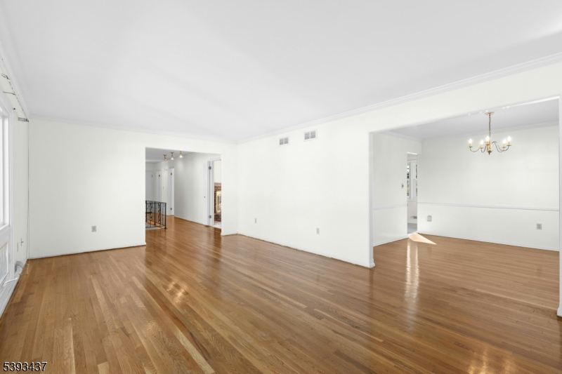 Berkeley Heights Twp., New Jersey, 07922, United States, 4 Bedrooms Bedrooms, ,2 BathroomsBathrooms,Residential,For Sale,2003400