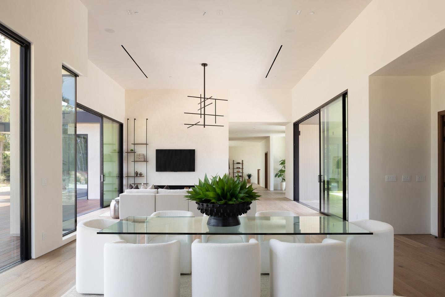 Pebble Beach, California, 93953, United States, 4 Bedrooms Bedrooms, ,6 BathroomsBathrooms,Residential,For Sale,1913499