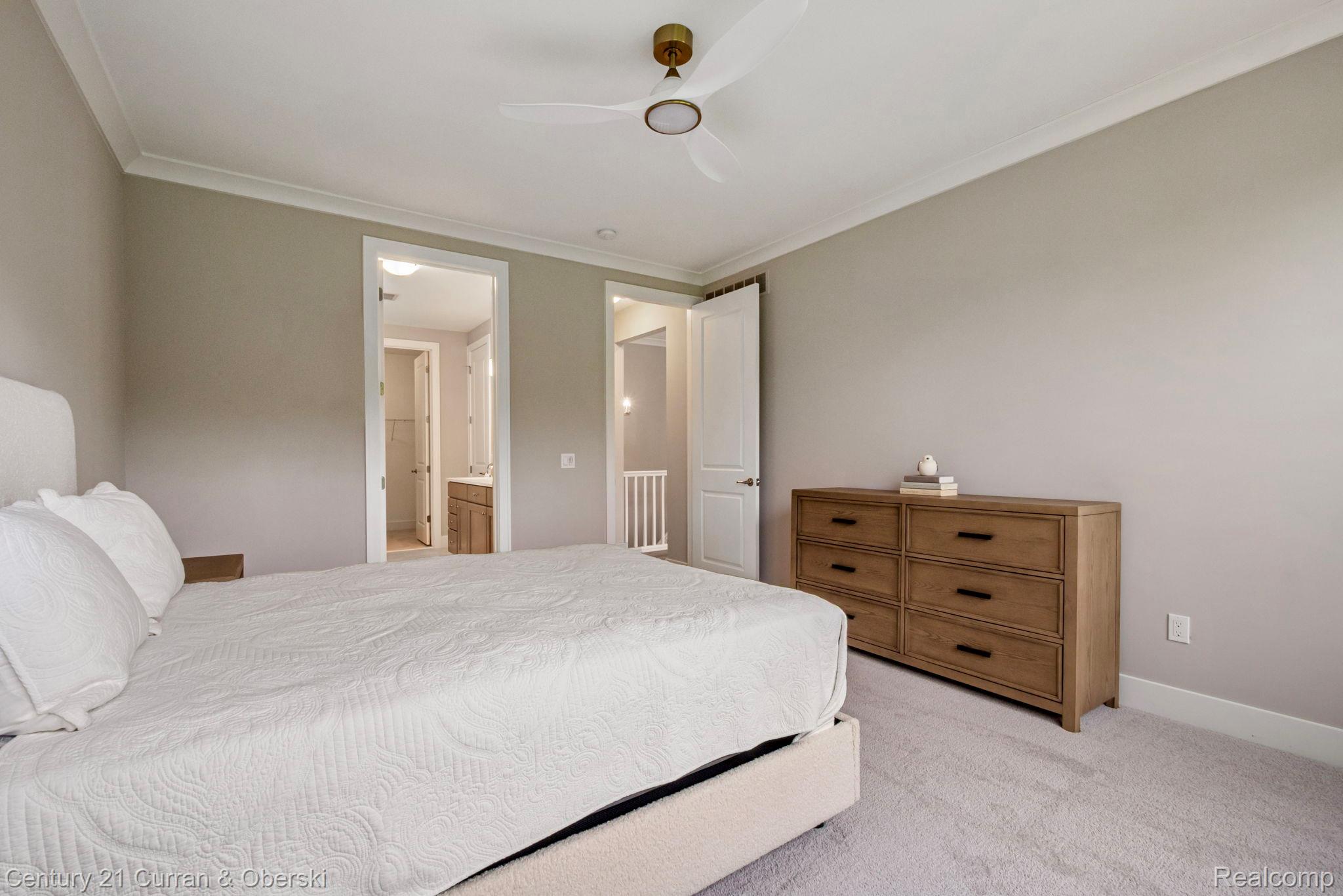 Northville, Michigan, 48168, United States, 2 Bedrooms Bedrooms, ,2 BathroomsBathrooms,Residential,For Sale,1983973