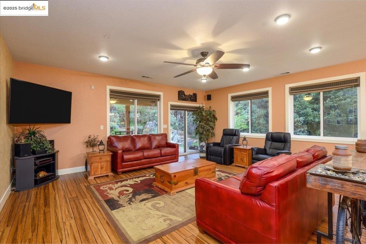 Twain Harte, California, 95383, United States, 3 Bedrooms Bedrooms, ,2 BathroomsBathrooms,Residential,For Sale,1996763