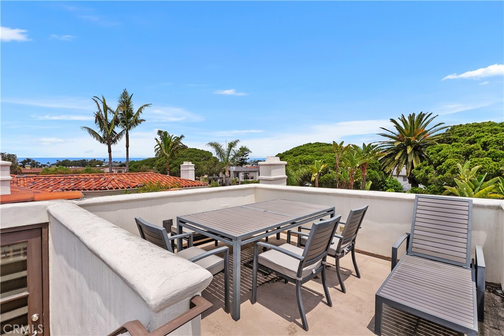 Newport Beach, California, 92663, United States, 5 Bedrooms Bedrooms, ,4 BathroomsBathrooms,Residential,For Sale,1848621