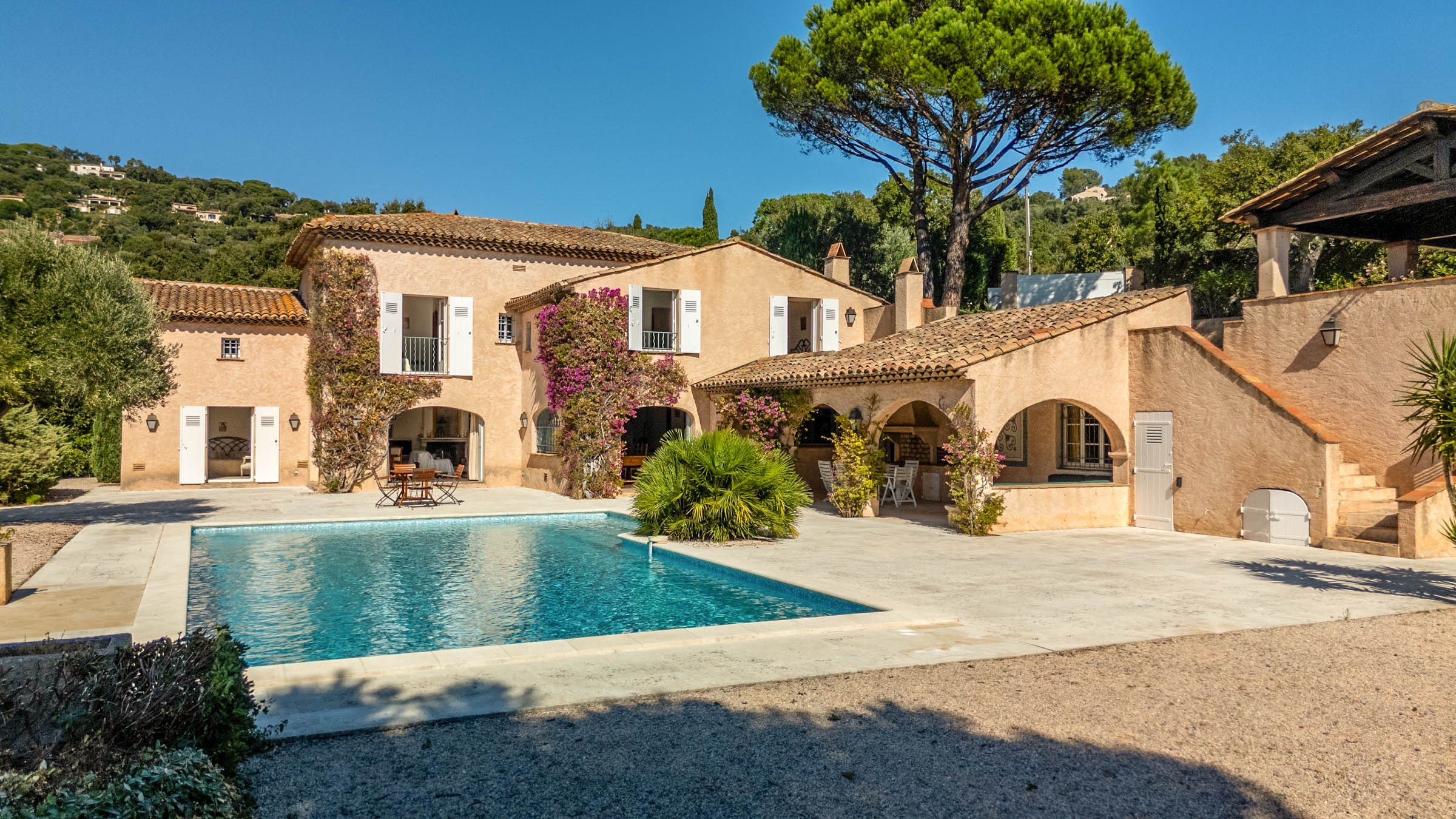  Provençal villa with pool for sale in Grimaud, near Guerrevieille beach - 物件實景