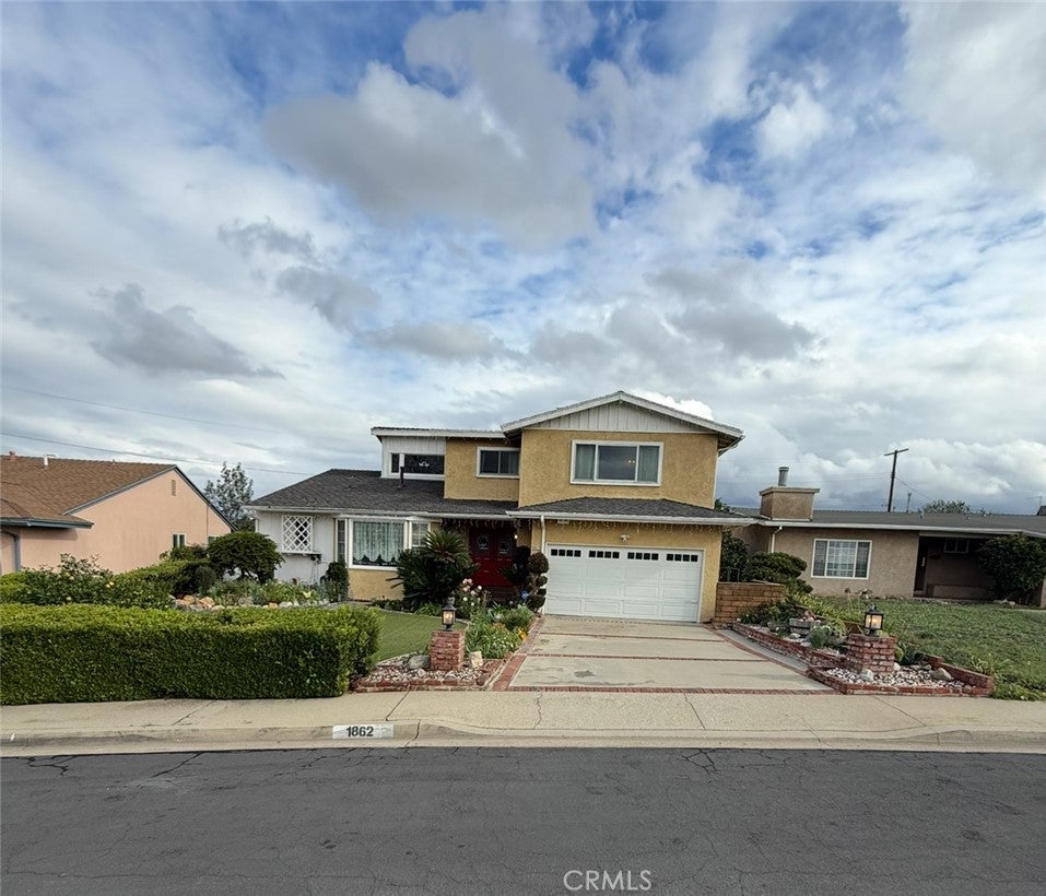 Monterey Park, California, 91755, United States, 3 Bedrooms Bedrooms, ,3 BathroomsBathrooms,Residential,For Sale,1990437