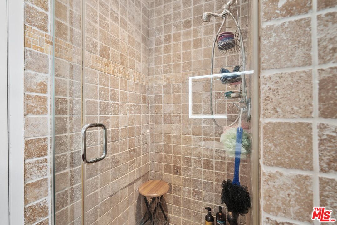Encino, California, 91436, United States, 2 Bedrooms Bedrooms, ,2 BathroomsBathrooms,Residential,For Sale,1901269