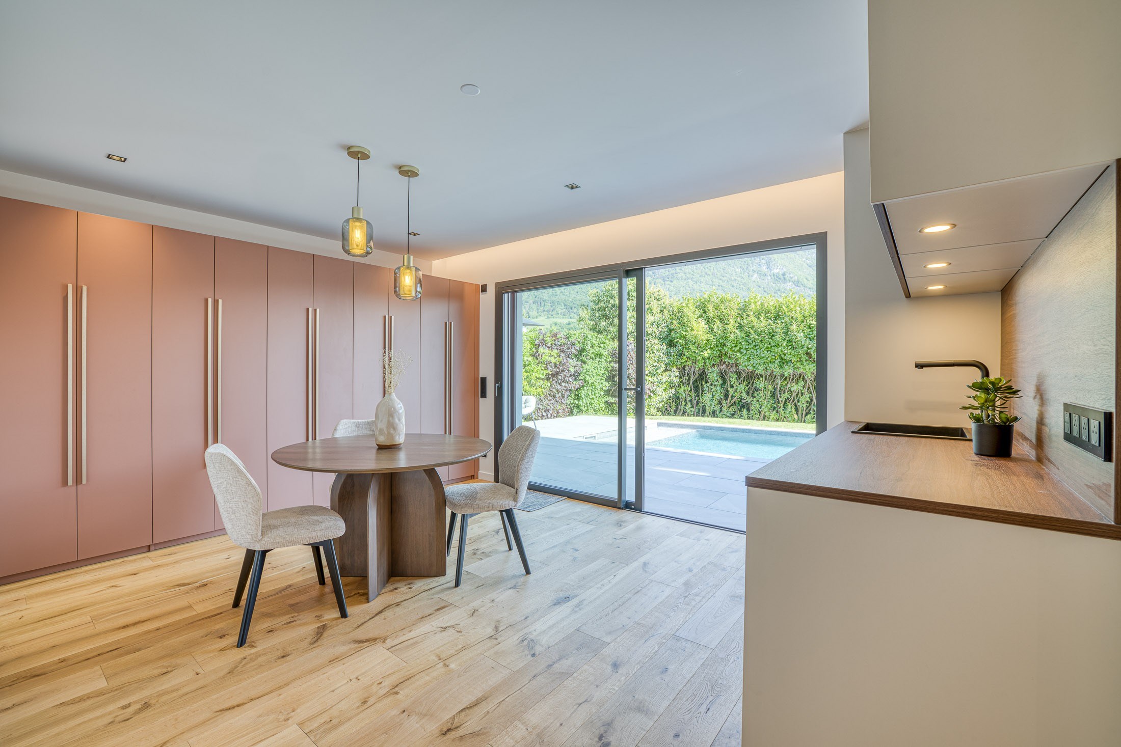  Modern villa with lake and mountain views - 物件實景
