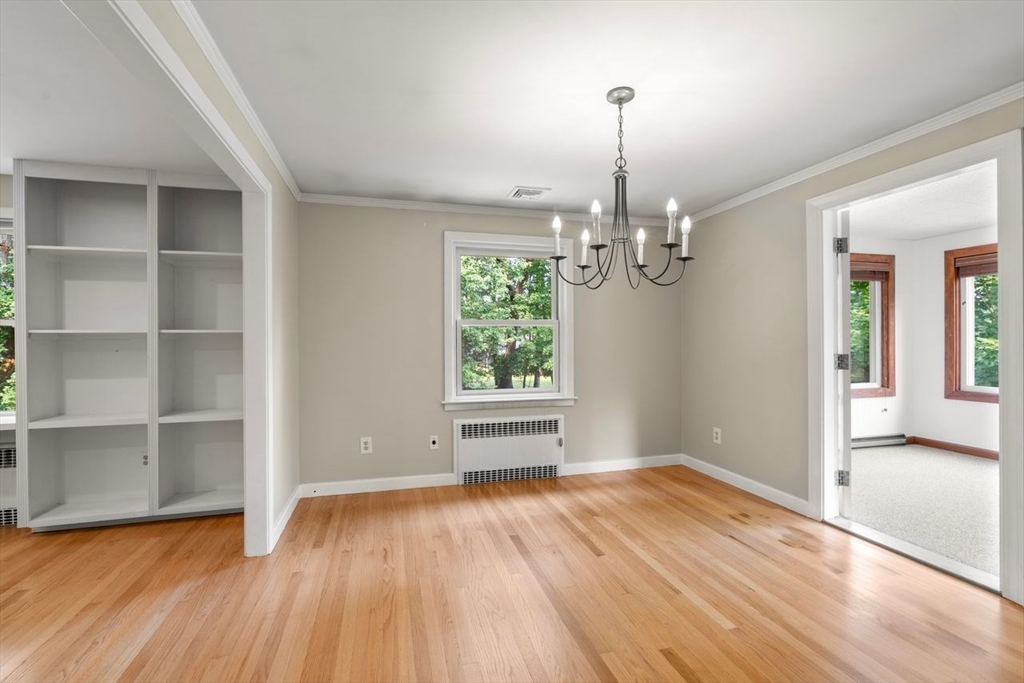 Chelmsford, Massachusetts, 01824, United States, 3 Bedrooms Bedrooms, ,2 BathroomsBathrooms,Residential,For Sale,1927111