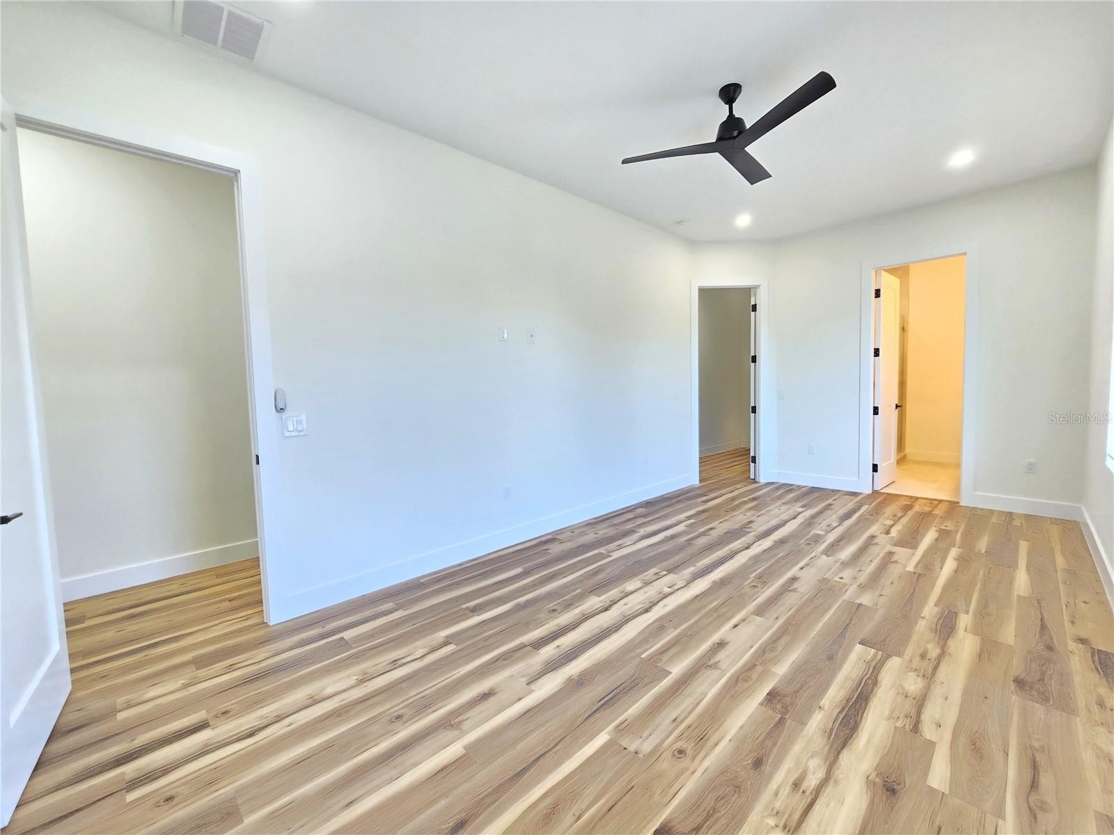 ST PETERSBURG, Florida, 33705, United States, 3 Bedrooms Bedrooms, ,2 BathroomsBathrooms,Residential,For Sale,1989946