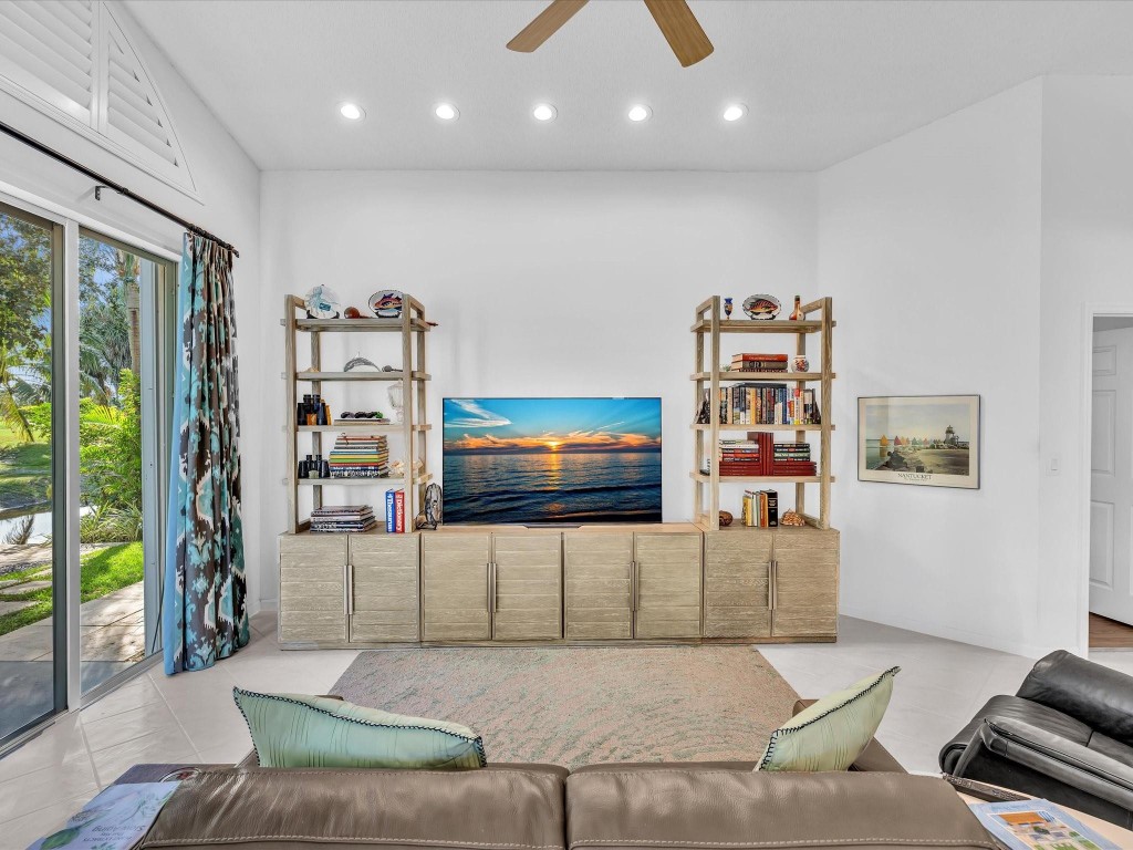 Pompano Beach, Florida, 33069, United States, 3 Bedrooms Bedrooms, ,2 BathroomsBathrooms,Residential,For Sale,2008555