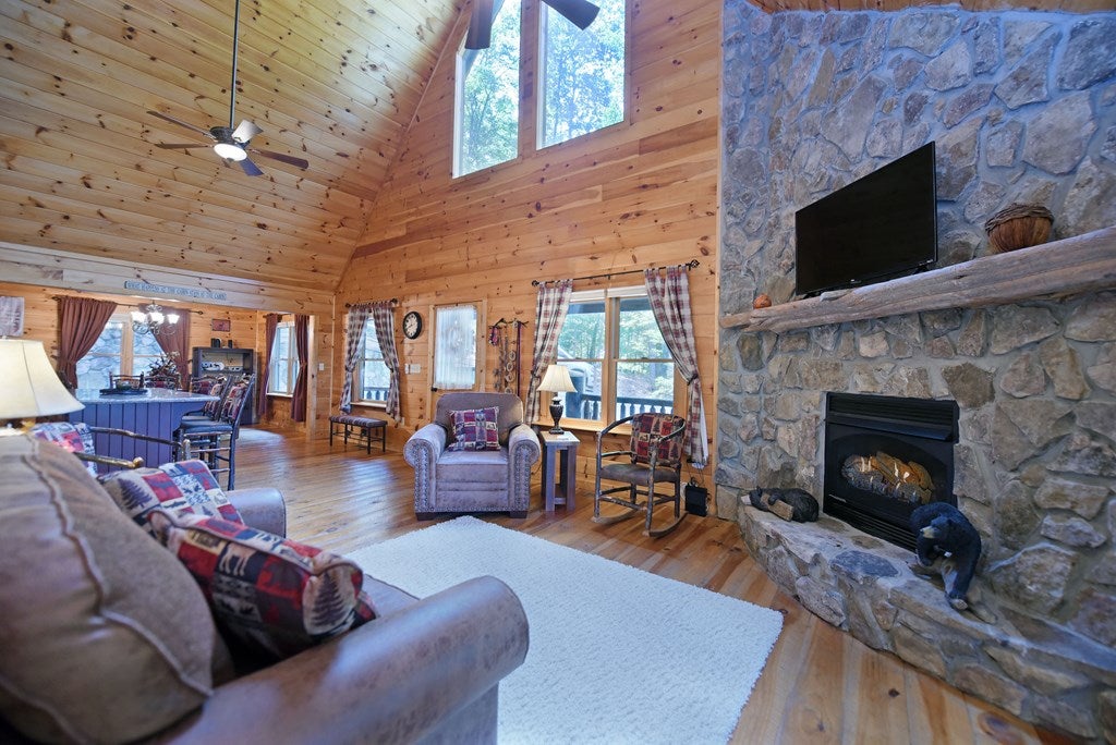 Morganton, Georgia, 30560, United States, 3 Bedrooms Bedrooms, ,3 BathroomsBathrooms,Residential,For Sale,2001916