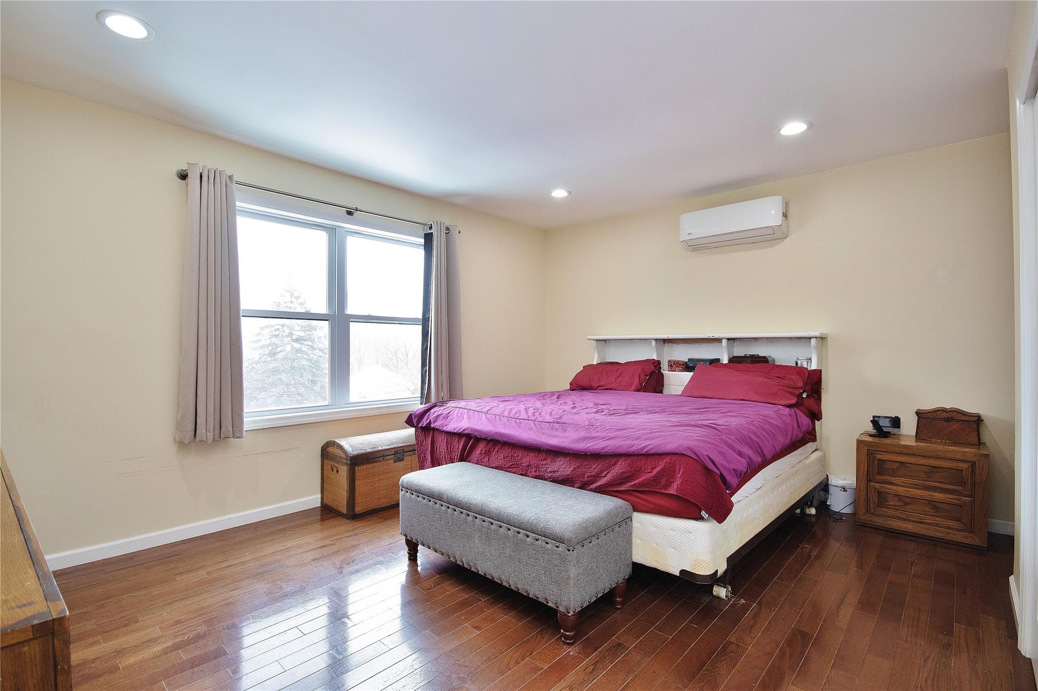 Garnerville, New York, 10923, United States, 5 Bedrooms Bedrooms, ,2 BathroomsBathrooms,Residential,For Sale,1927826