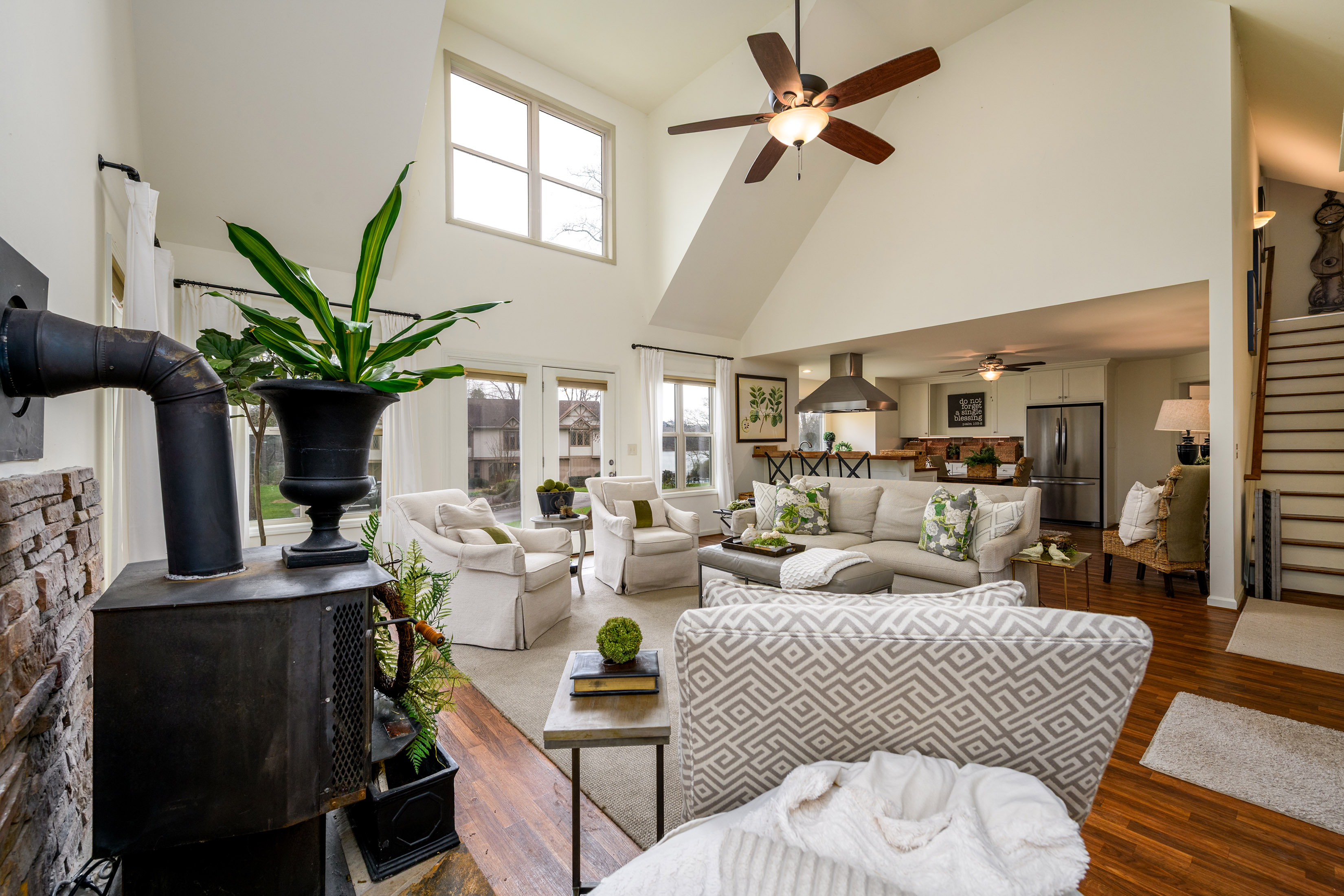  Lakefront Estate with Private Dock, Guest Home and Pool - 物件實景