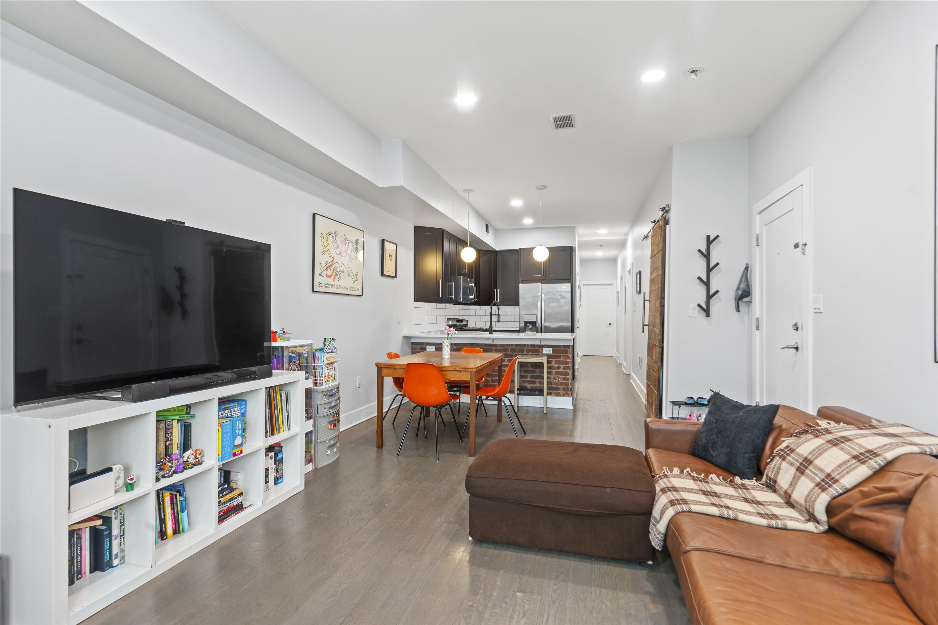Jersey City, New Jersey, 07307, United States, 3 Bedrooms Bedrooms, ,2 BathroomsBathrooms,Residential,For Sale,1916782