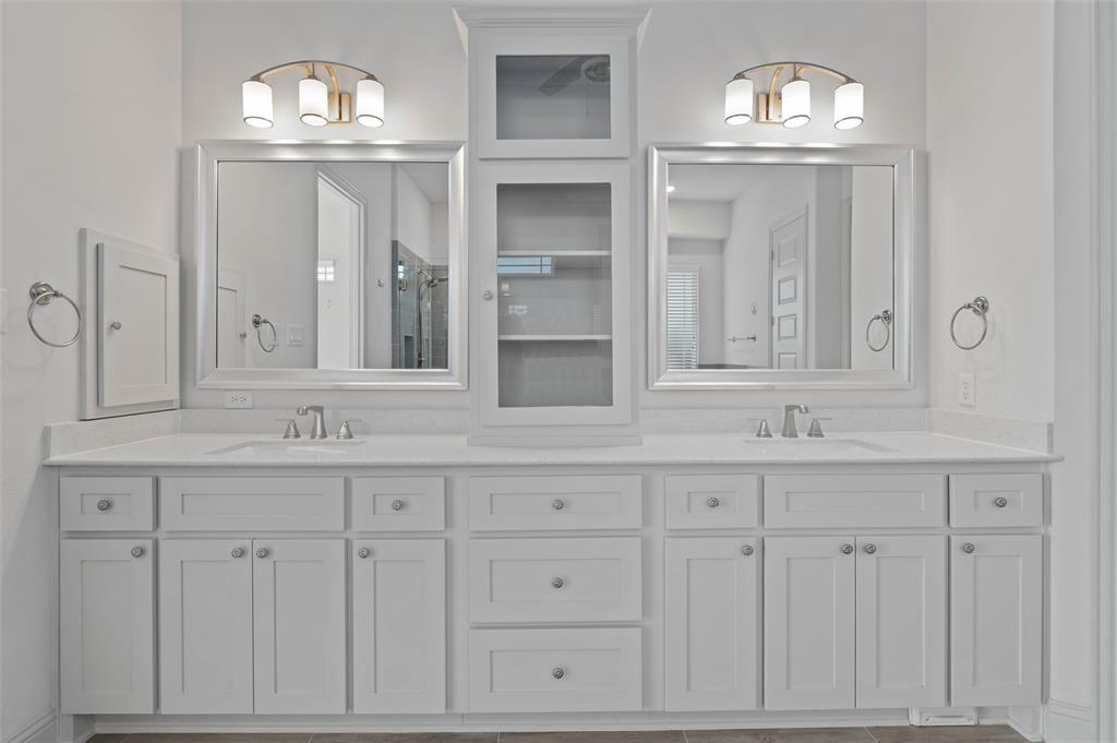 Shady Shores, Texas, 76208, United States, 4 Bedrooms Bedrooms, ,4 BathroomsBathrooms,Residential,For Sale,1983934