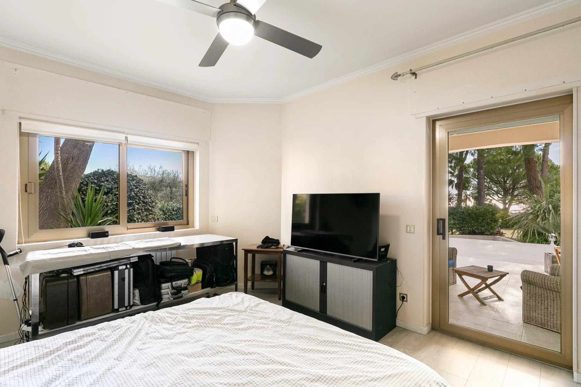 Nice, Provence-Alpes-Côte d’Azur, 06000, FR, 4 Bedrooms Bedrooms, ,4 BathroomsBathrooms,Residential,For Sale,1999651